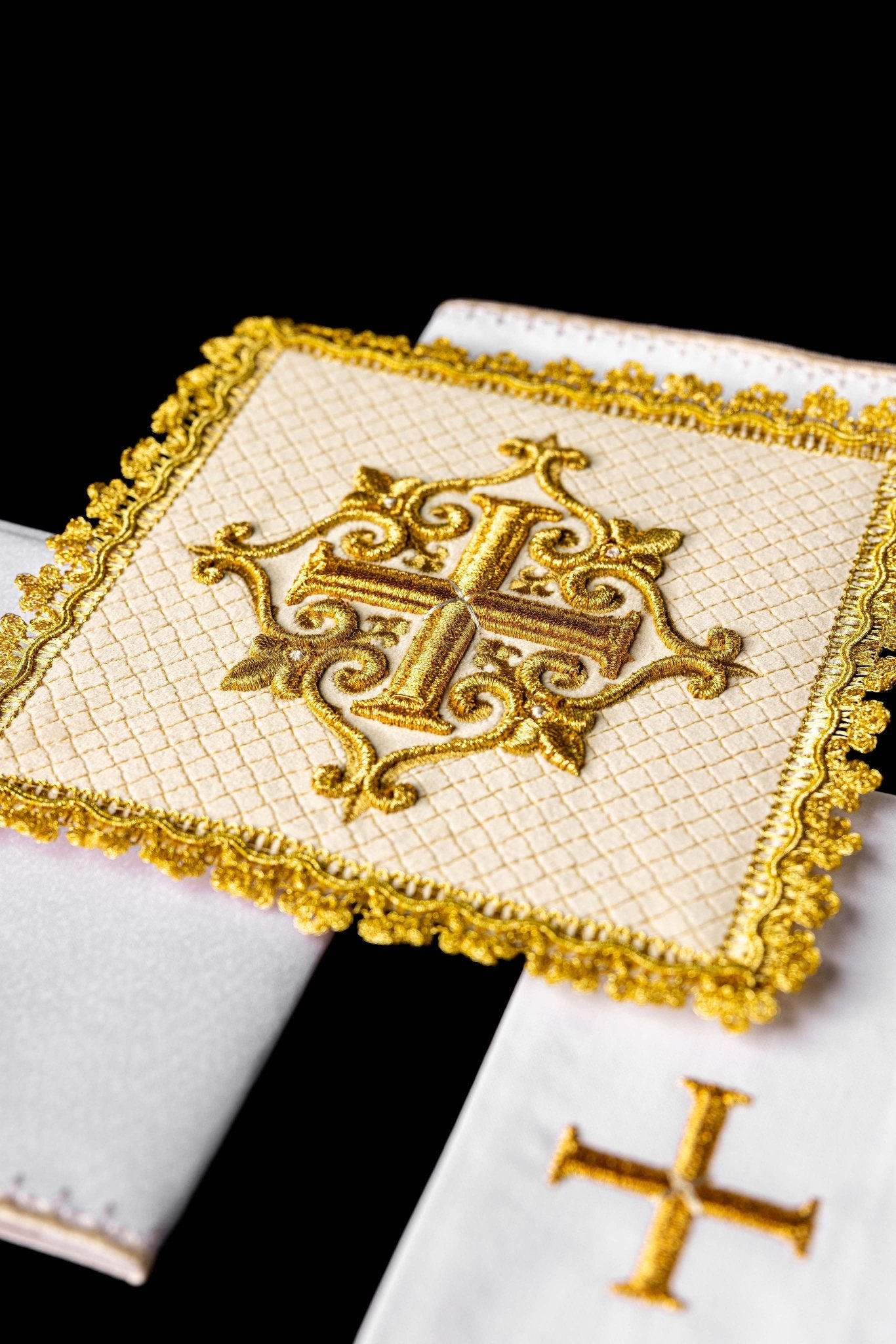 Linen chalice set with Cross velvet ecru LE/5029/C4 - CHASUBLES.COM