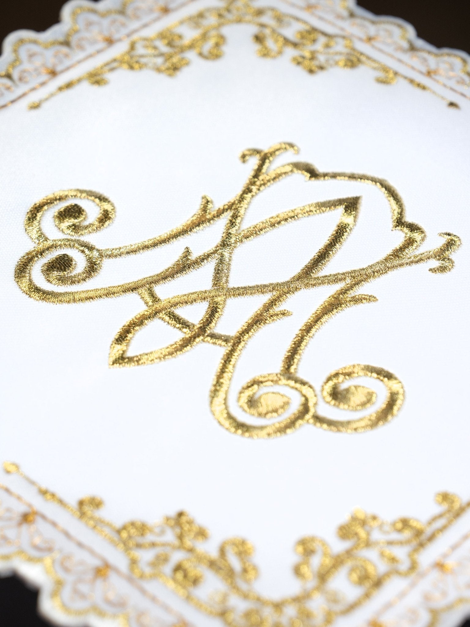 Liturgical chalice set with embroidered Marian motif S - 5563 - HAFTINAUSA.COM