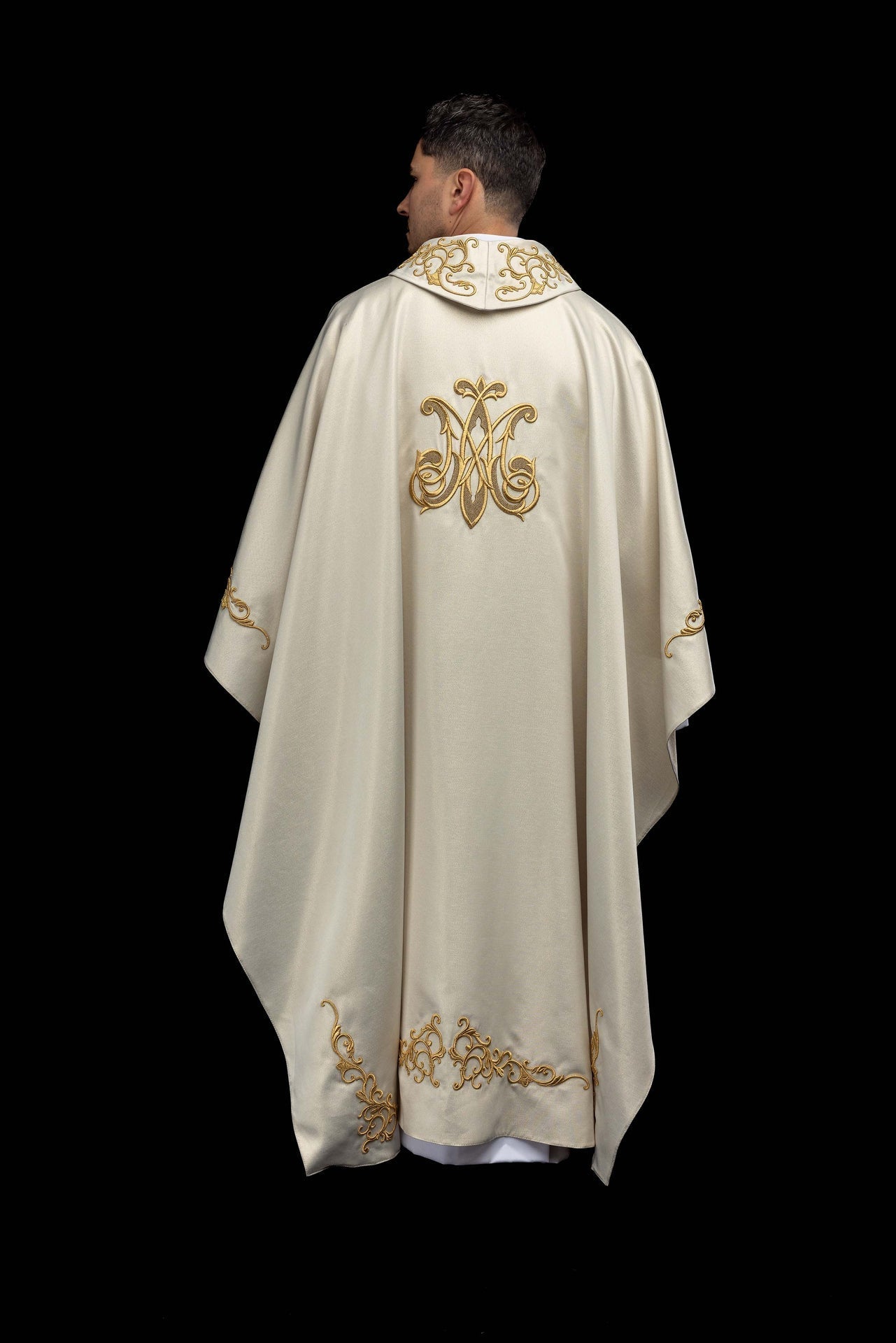Liturgical chasuble with an embroidered Marian symbol S-7555-05-54 - CHASUBLES.COM