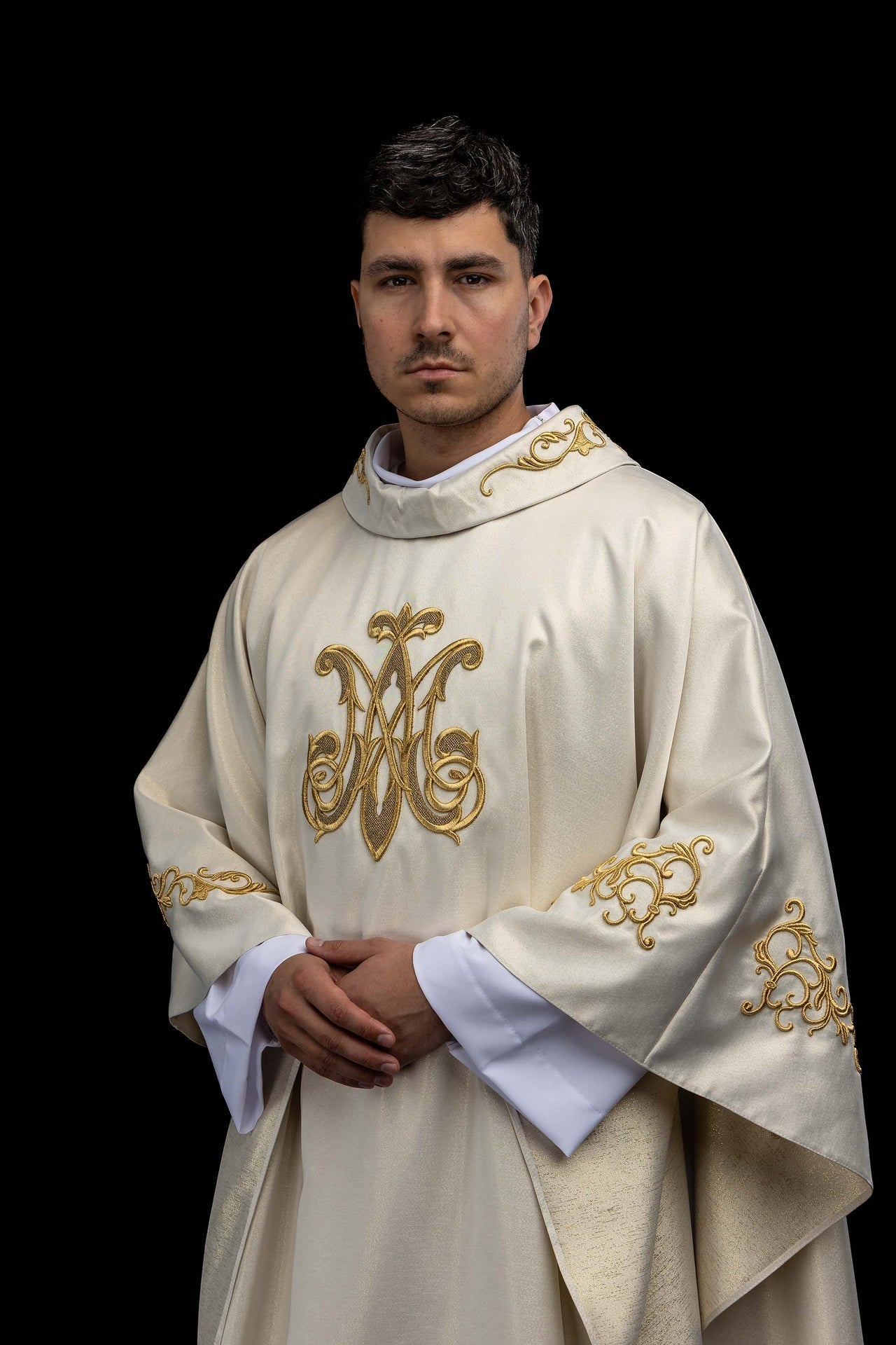 Liturgical chasuble with an embroidered Marian symbol S-7555-05-54 - CHASUBLES.COM