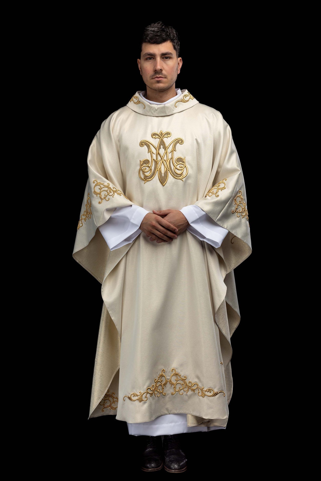 Liturgical chasuble with an embroidered Marian symbol S-7555-05-54 - CHASUBLES.COM