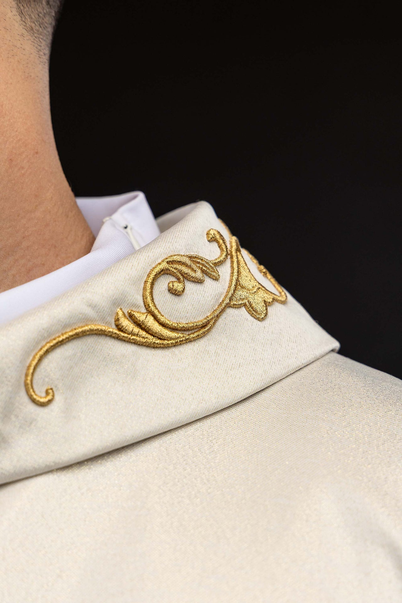 Liturgical chasuble with an embroidered Marian symbol S-7555-05-54 - CHASUBLES.COM