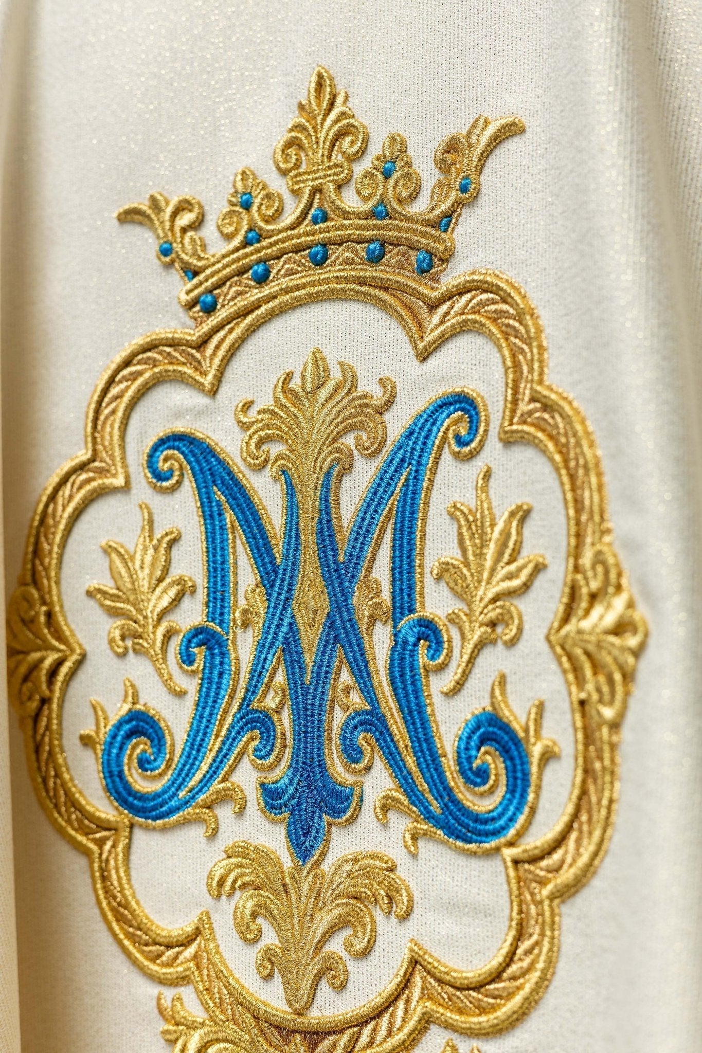 Liturgical Chasuble with Embroidered Marian Coat of Arms and Crown LE/7044/05 - HAFTINAUSA.COM