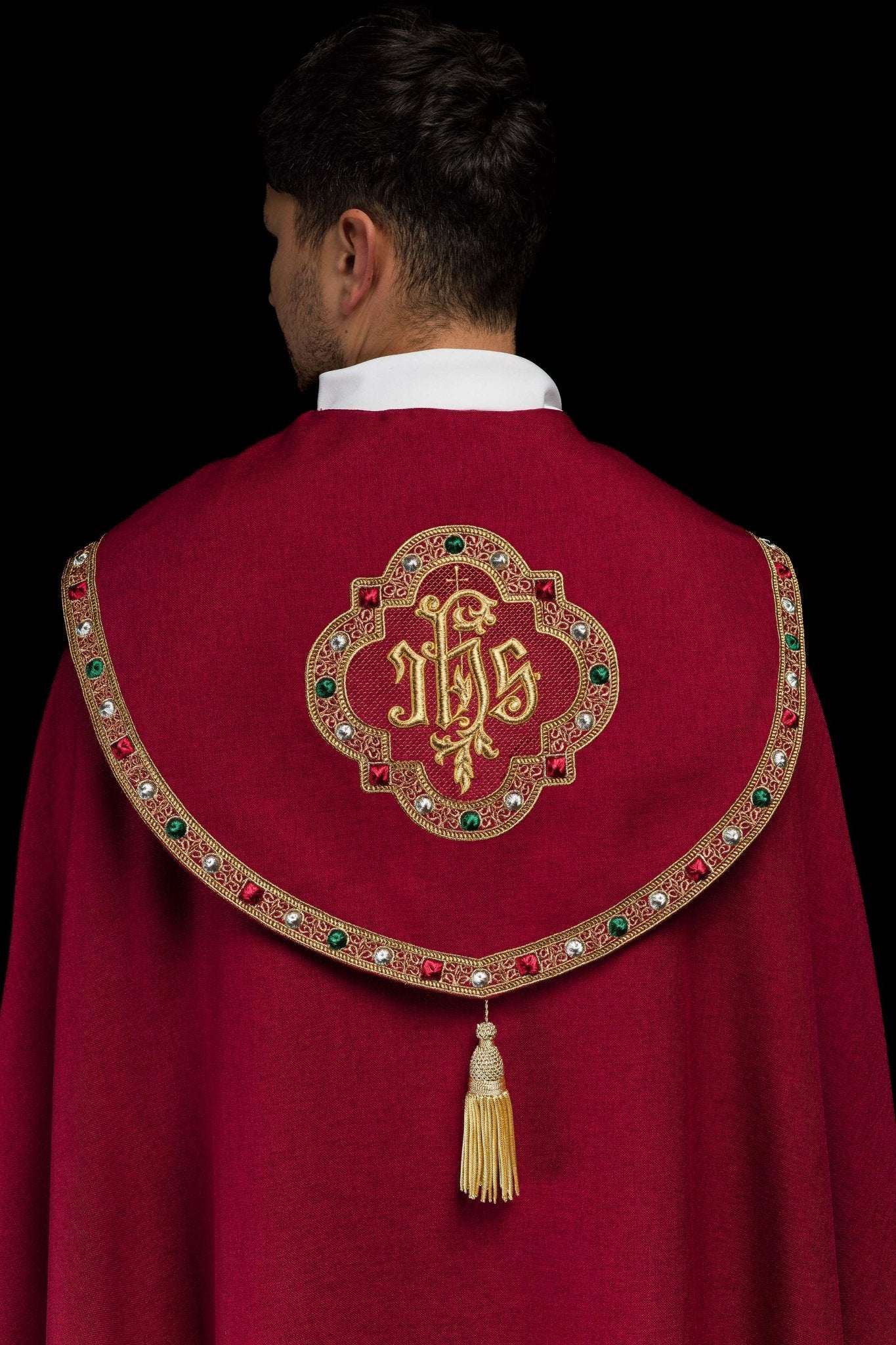 Liturgical cope in red finished with JHS embroidery S-3067-02-70 145cm - CHASUBLES.COM
