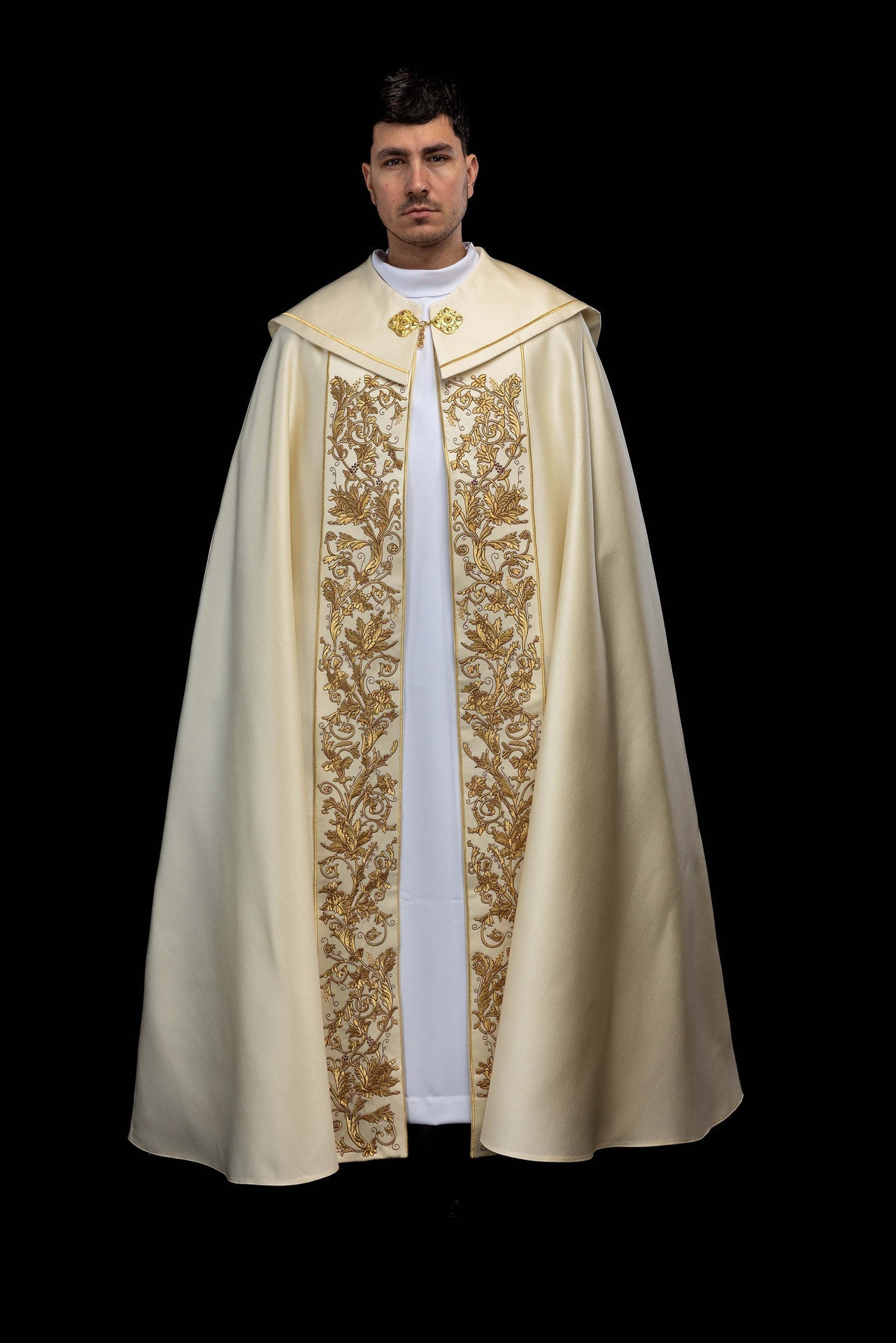 Liturgical cope with embroidery of the Sacred Heart of Jesus KKP/025/05/20 145cm - CHASUBLES.COM