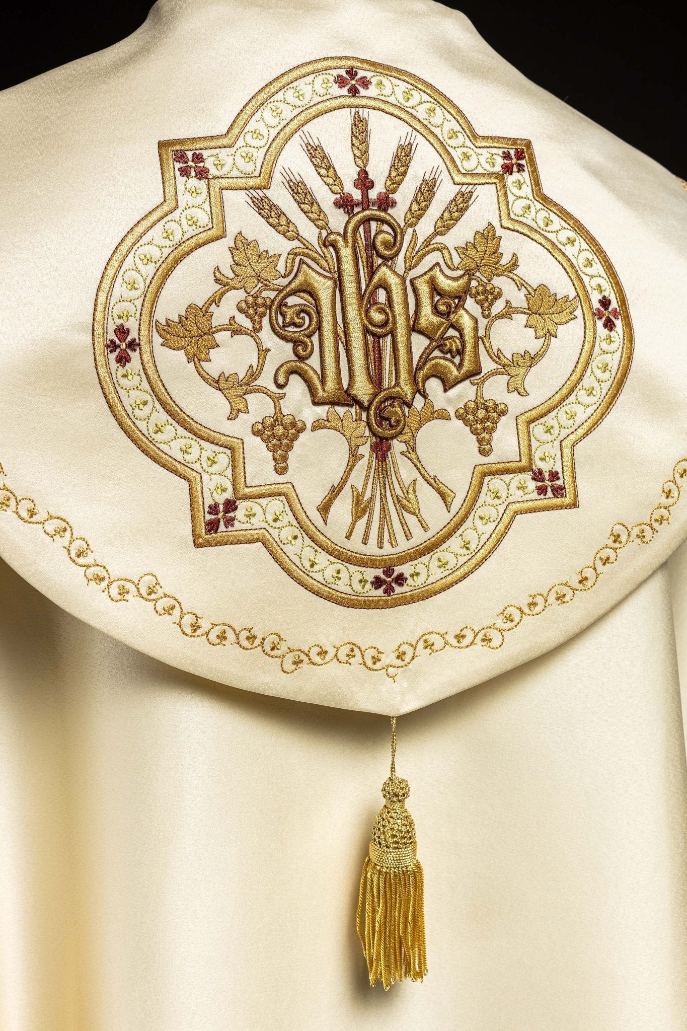 Liturgical cope with gold IHS motif KKP/004/05/20 145cm - HAFTINAUSA.COM