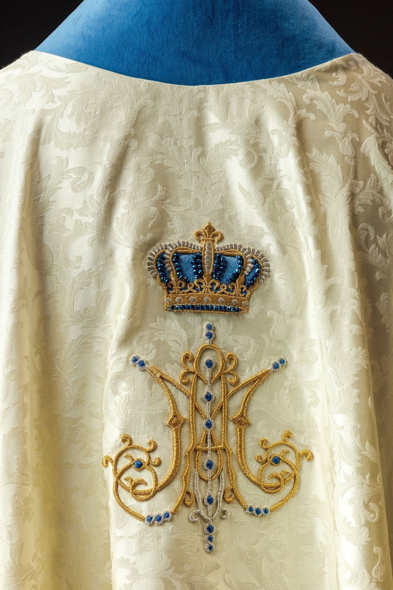 Marian chasuble made of Italian fabric Handmade 7006 HM/7006/05/88 - HAFTINAUSA.COM