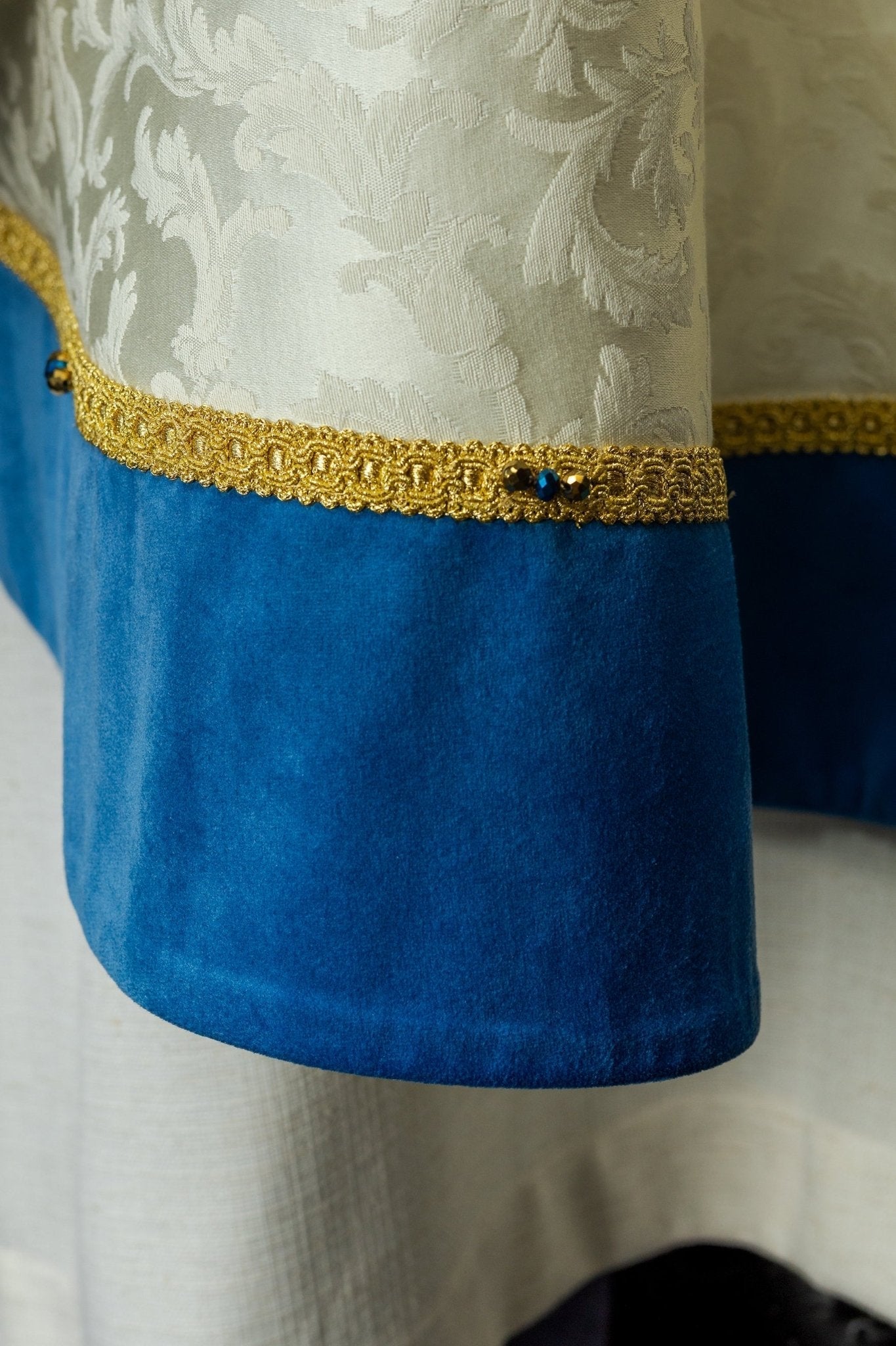 Marian chasuble made of Italian fabric Handmade 7006 HM/7006/05/88 - HAFTINAUSA.COM