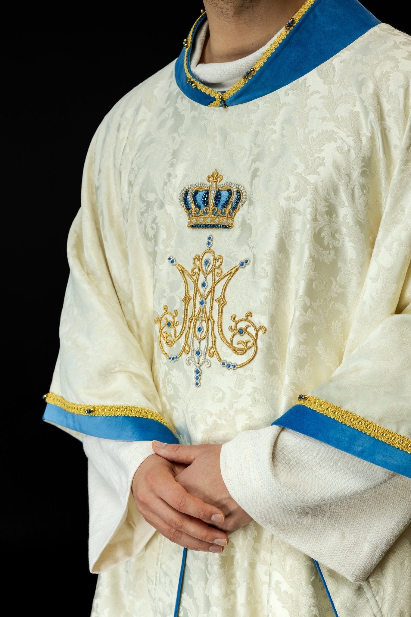 Marian chasuble made of Italian fabric Handmade 7006 HM/7006/05/88 - HAFTINAUSA.COM