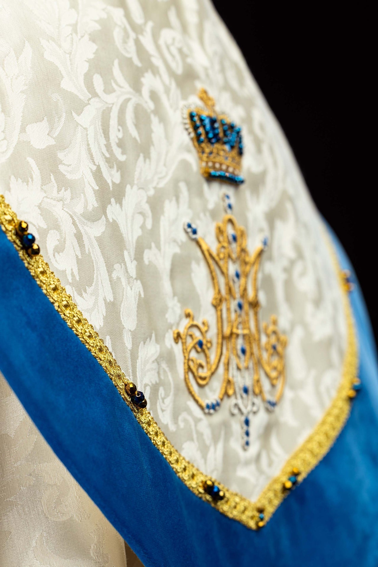 Marian Cope with Natural Stones Handmade 3006 HM/3006/05/88 145cm - CHASUBLES.COM