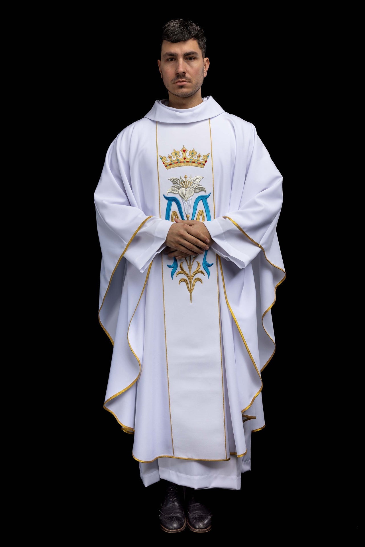 Marian embroidered liturgical chasuble with a crown in white KOR/058/04/01 - CHASUBLES.COM