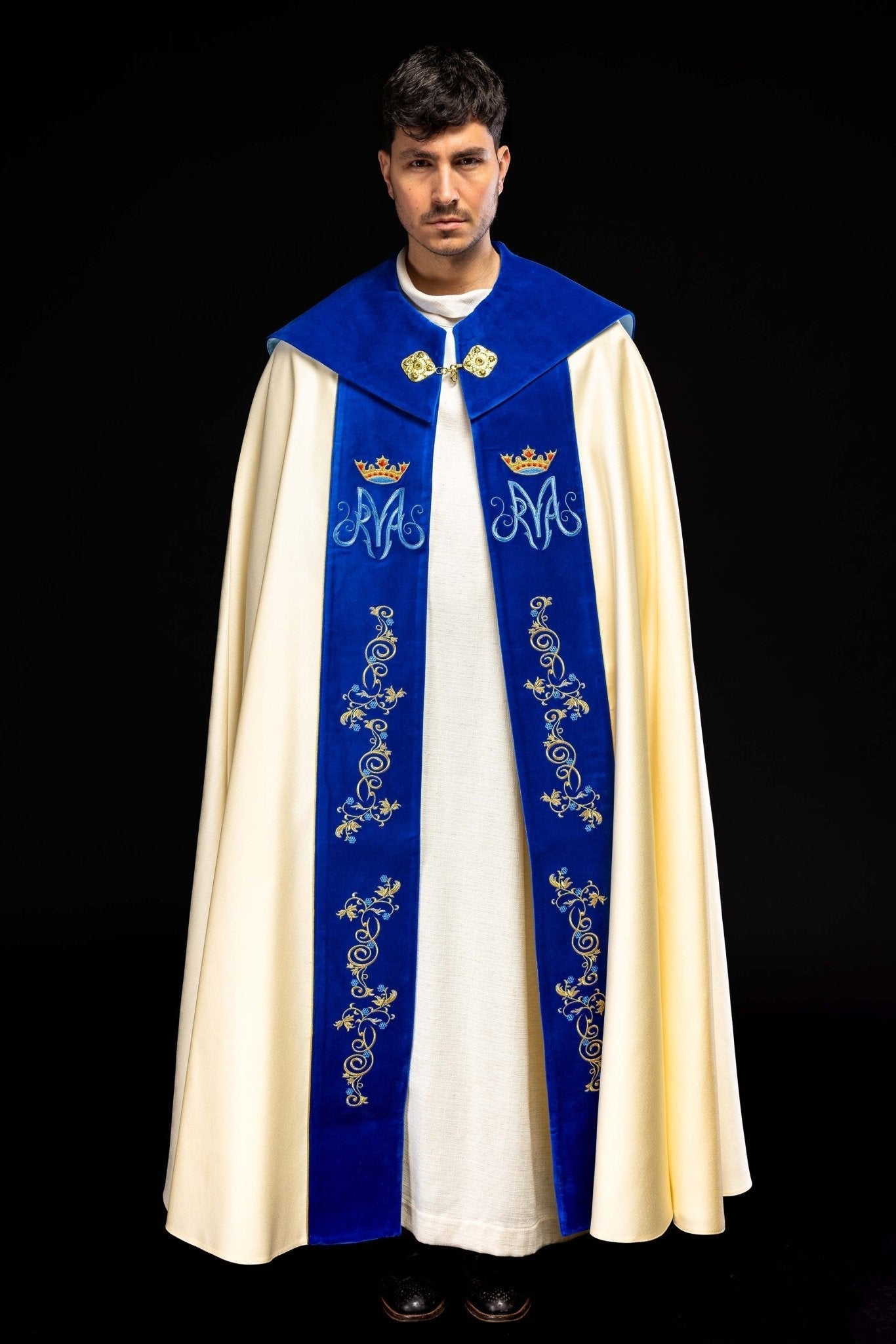 Marian liturgical cope made of ecru texture and blue velvet KKP/127/05/20/PA ECRU SAT. POMPON 145cm - HAFTINAUSA.COM