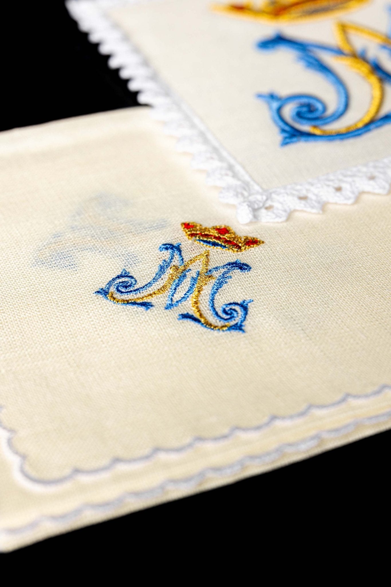 Mass linen set with classic Marian embroidery KKL/179 - CHASUBLES.COM