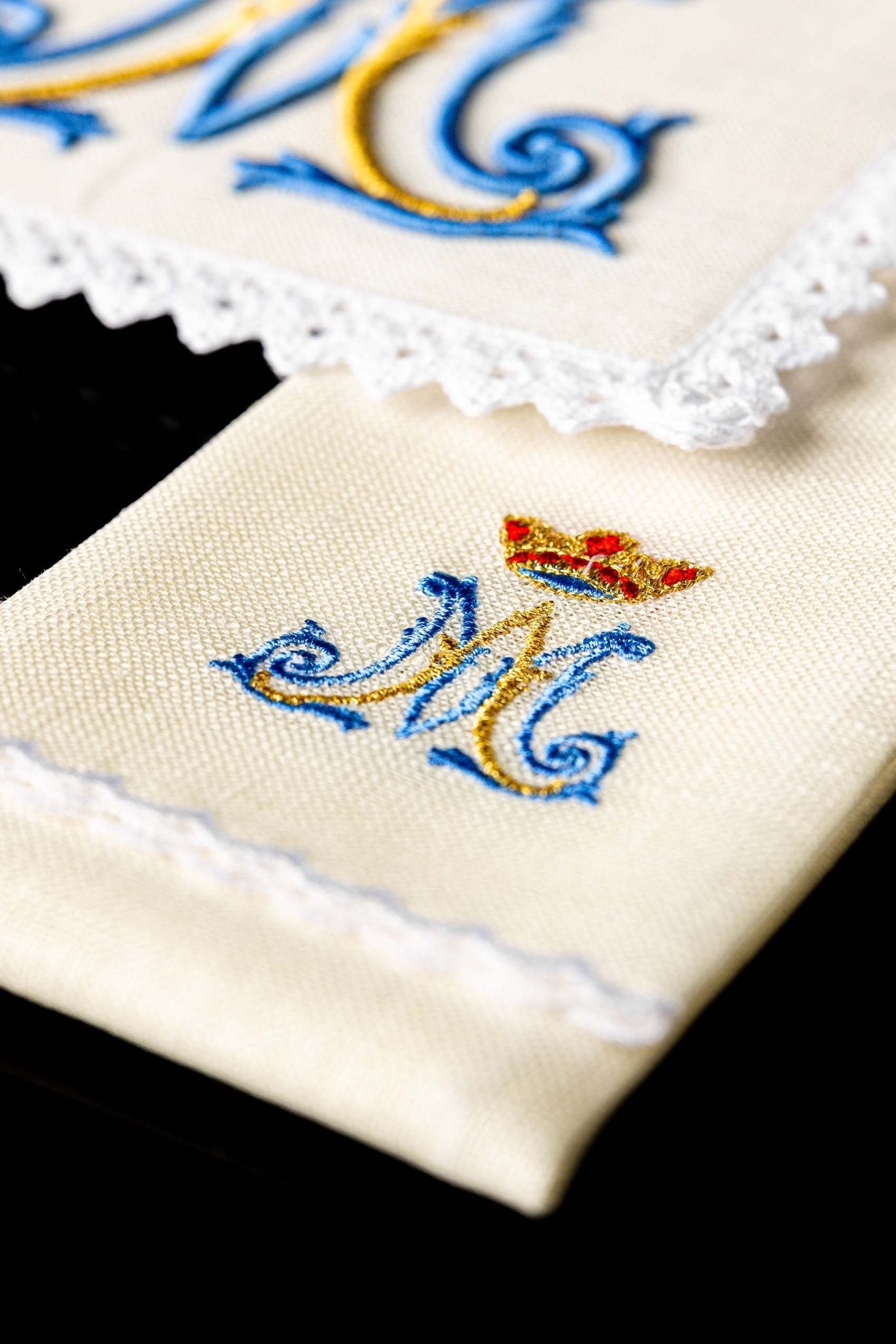 Mass linen set with classic Marian embroidery KKL/179 - CHASUBLES.COM