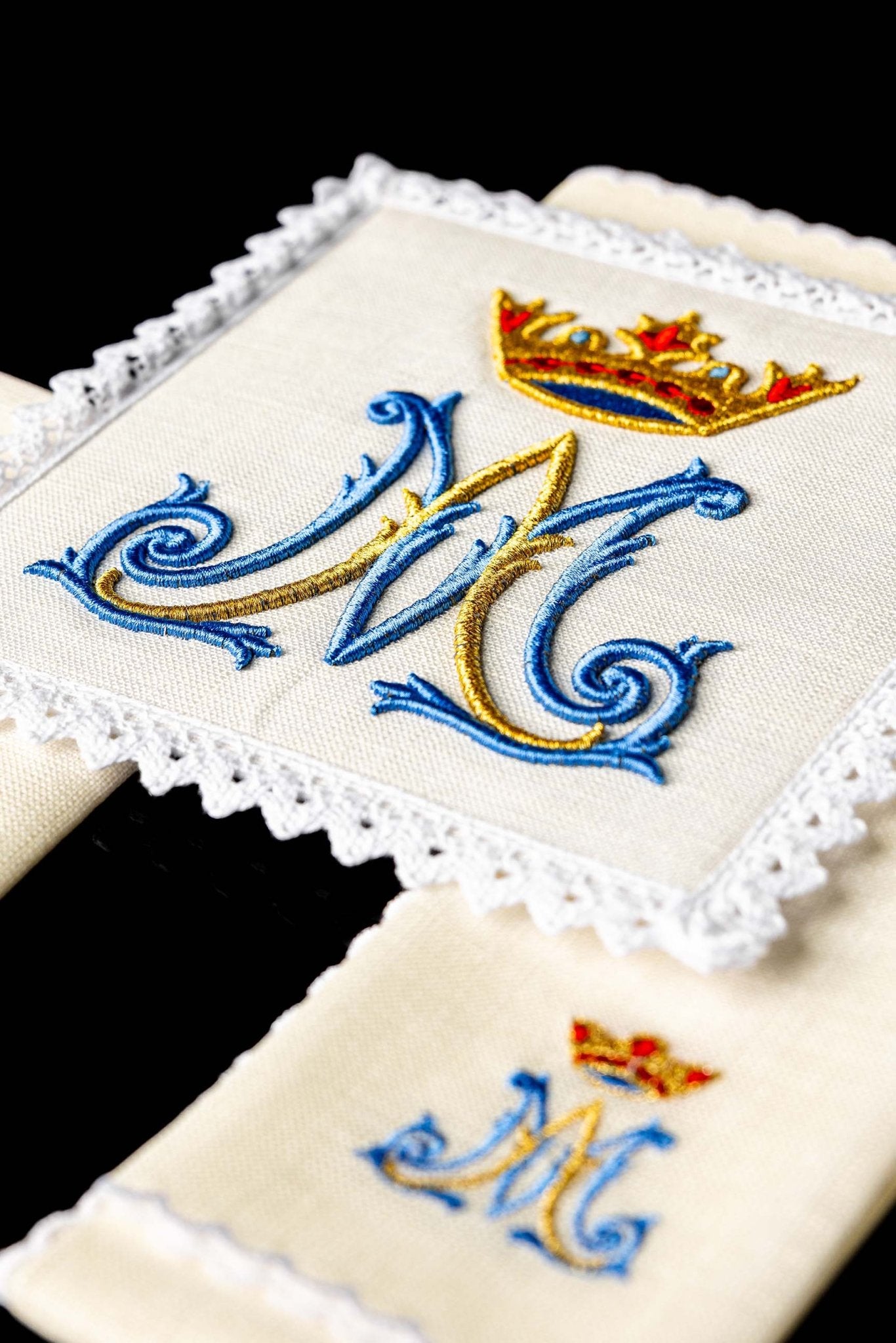 Mass linen set with classic Marian embroidery KKL/179 - CHASUBLES.COM