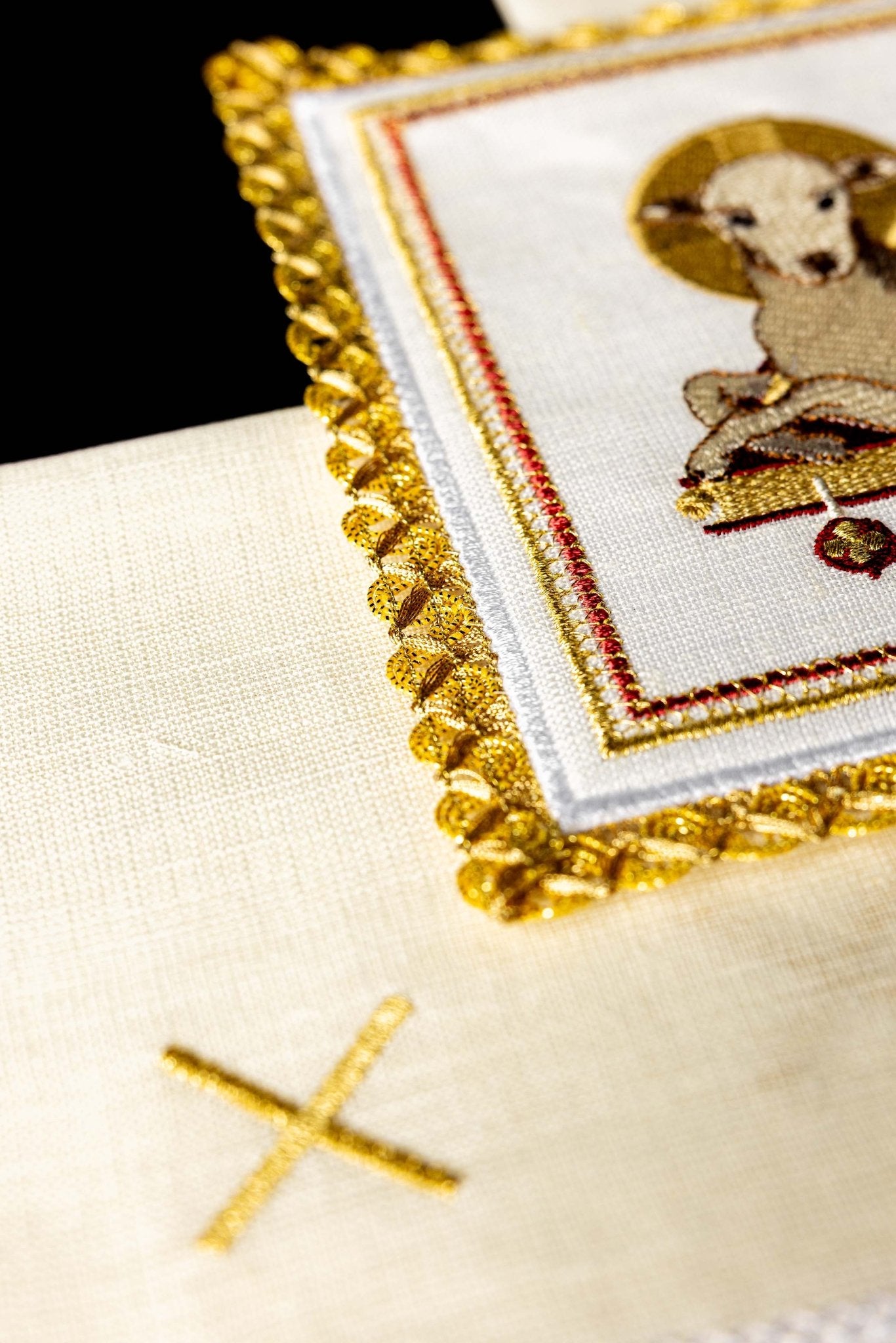 Mass linen set with lamb motif S-5015 - CHASUBLES.COM
