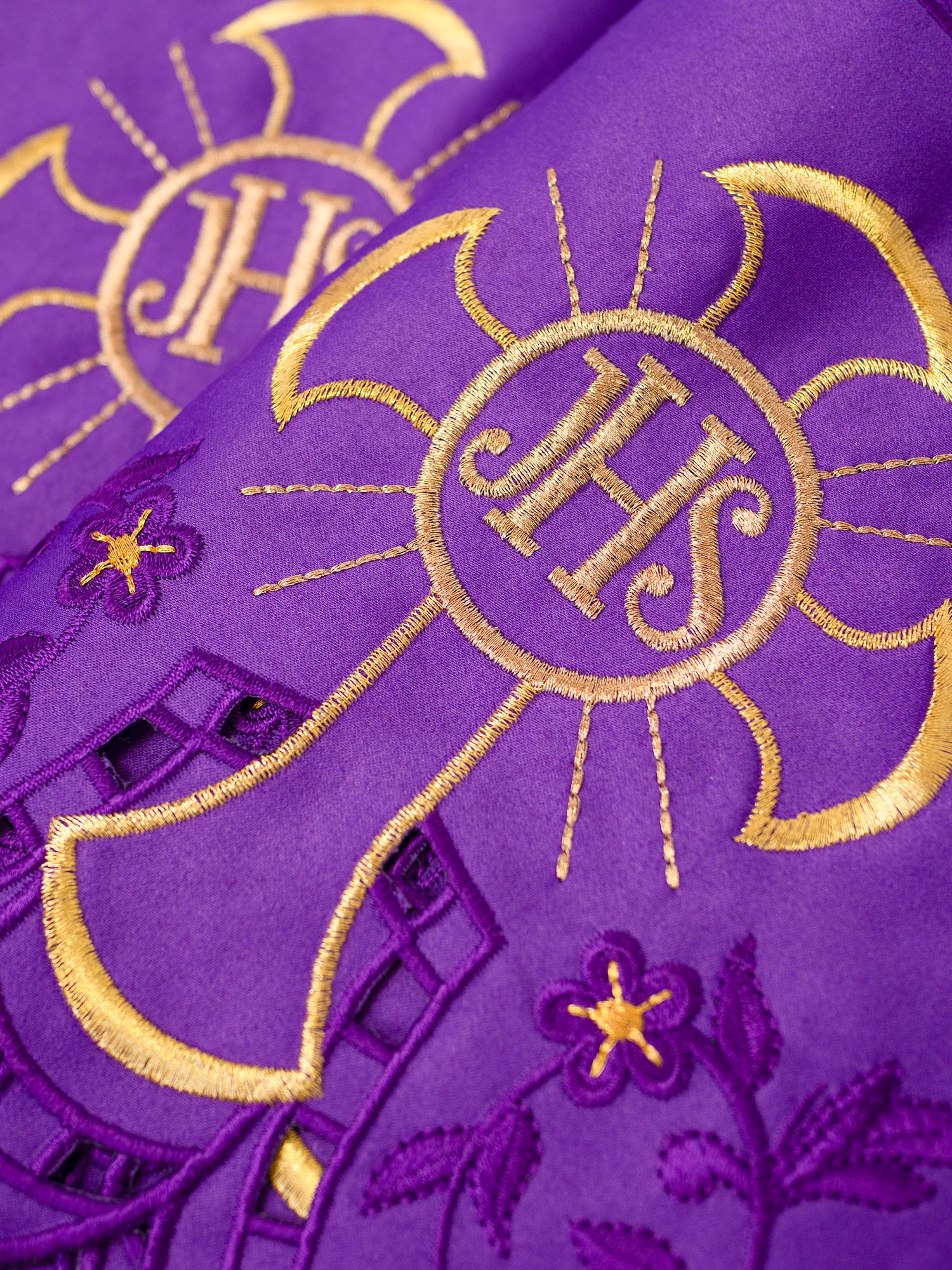 Metric with front embroidery IHS Cross Purple KOM/055/03 22cm 3,5m - HAFTINAUSA.COM