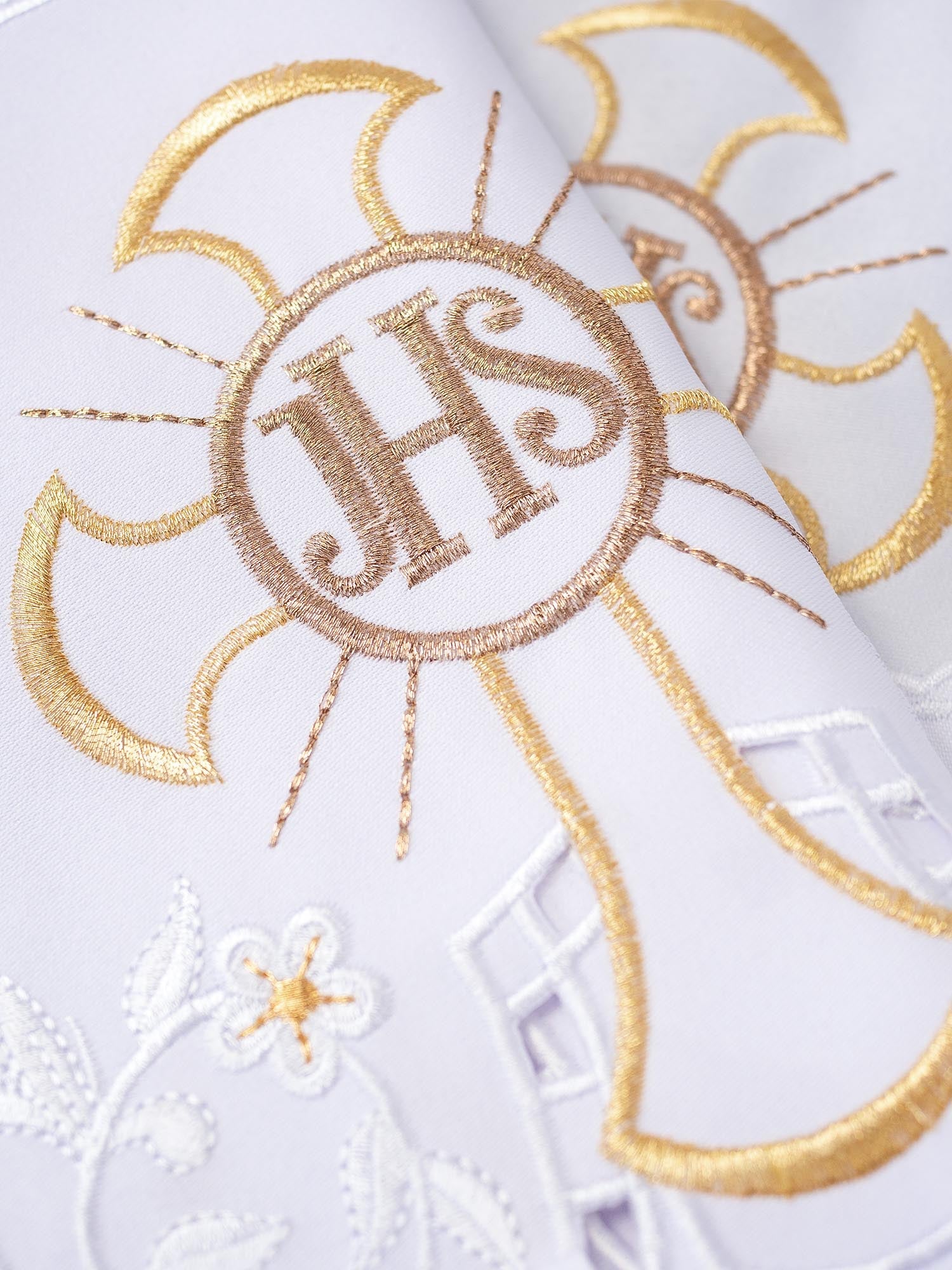 Metric with front embroidery IHS Cross White KOM/055/04 22cm 3,5m - HAFTINAUSA.COM