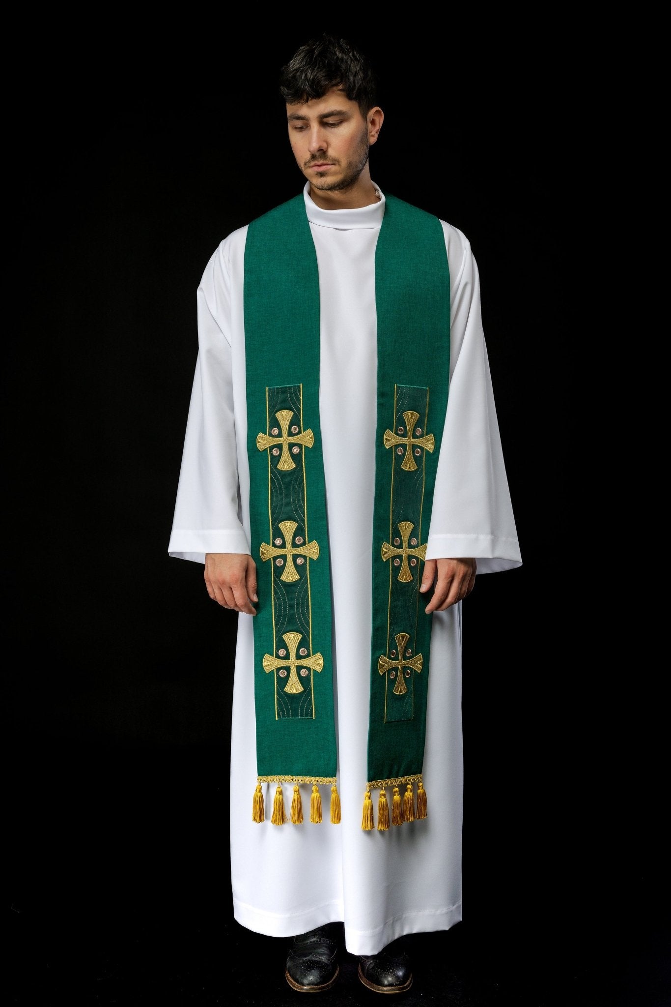 Modern green liturgical stole with three gold crosses and tassels S - 2068 - 01 - 70 - HAFTINAUSA.COM