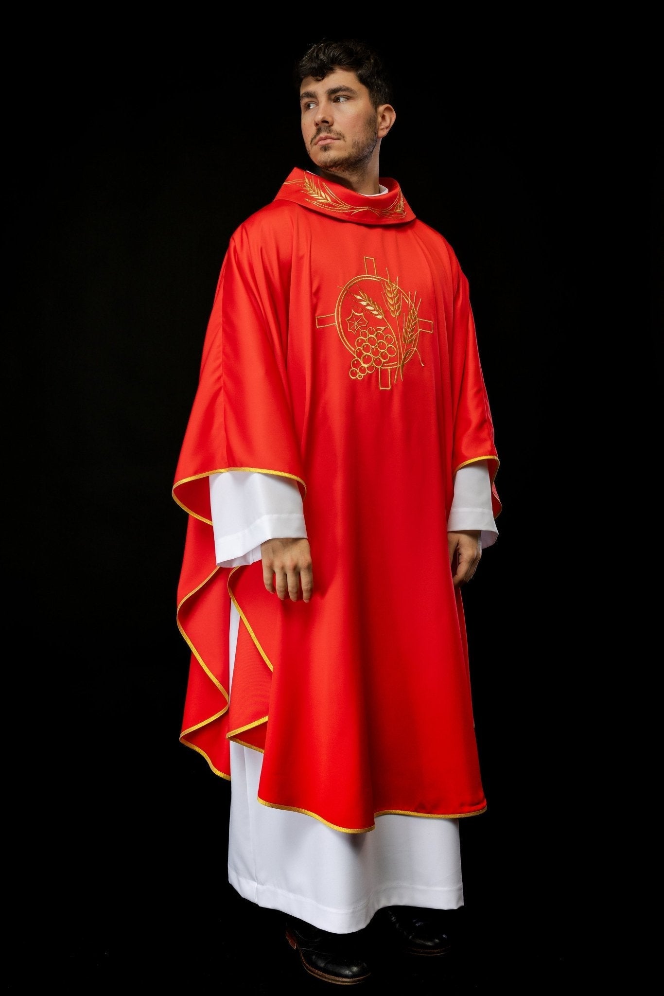 Monastic chasuble in red with embroidered collar and wheat symbol S - 7054 - 02 - 53 - HAFTINAUSA.COM