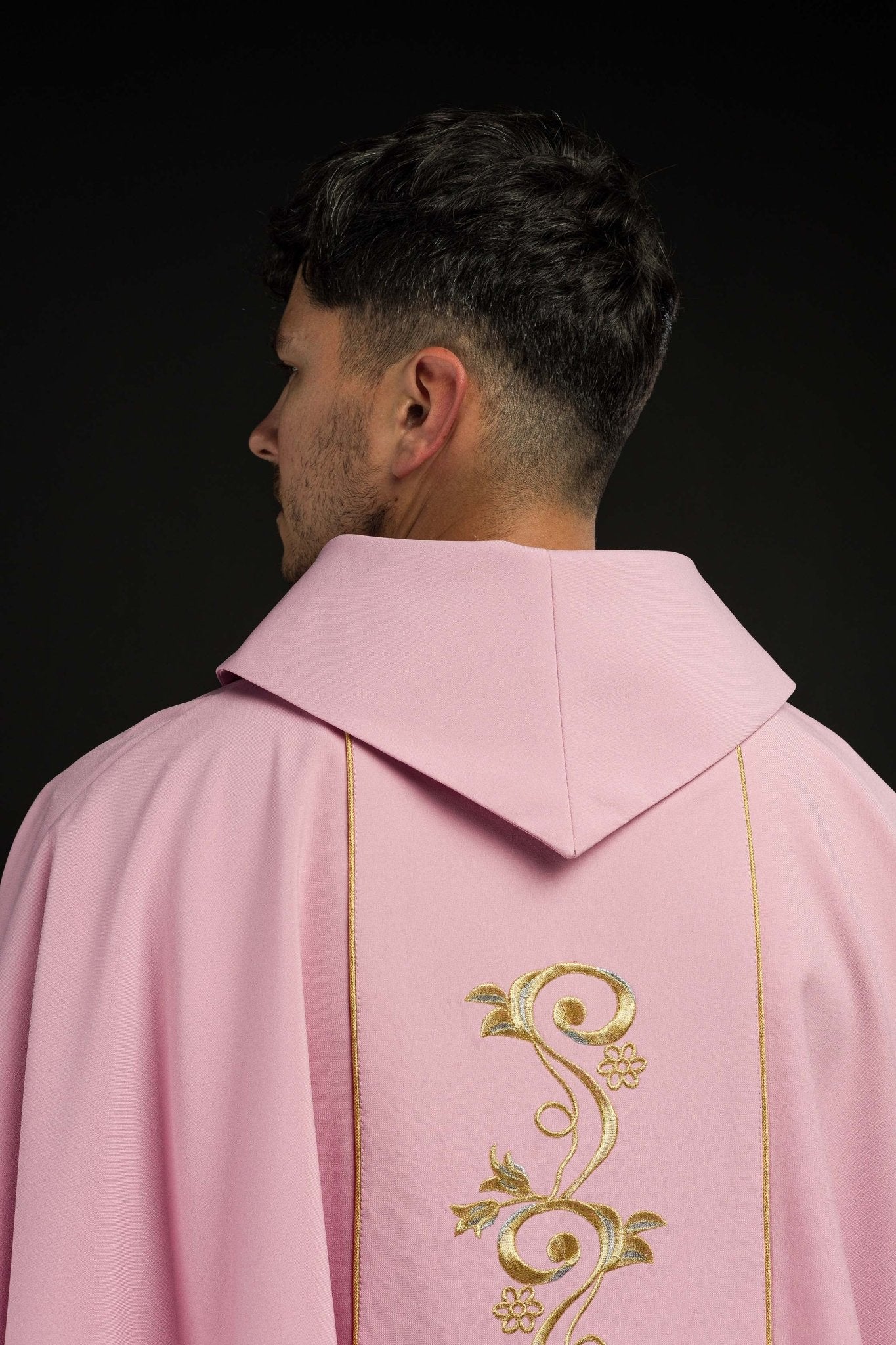 Pink chasuble with classic IHS embroidery KOR/031/08/01 RÓŻ - CHASUBLES.COM