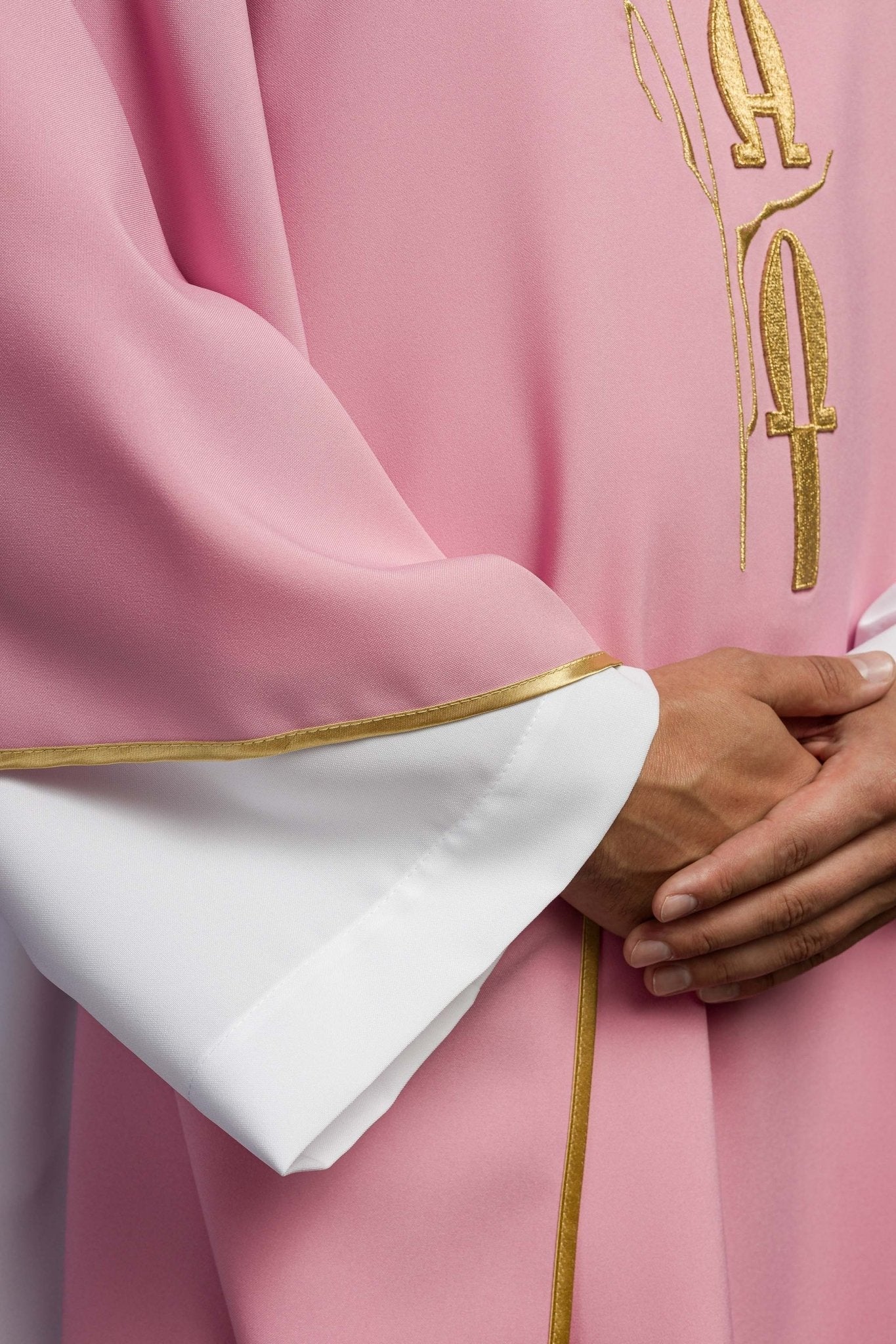 Pink chasuble with cross and alfa omega symbols KOR/013/08/12 RÓŻ - HAFTINAUSA.COM