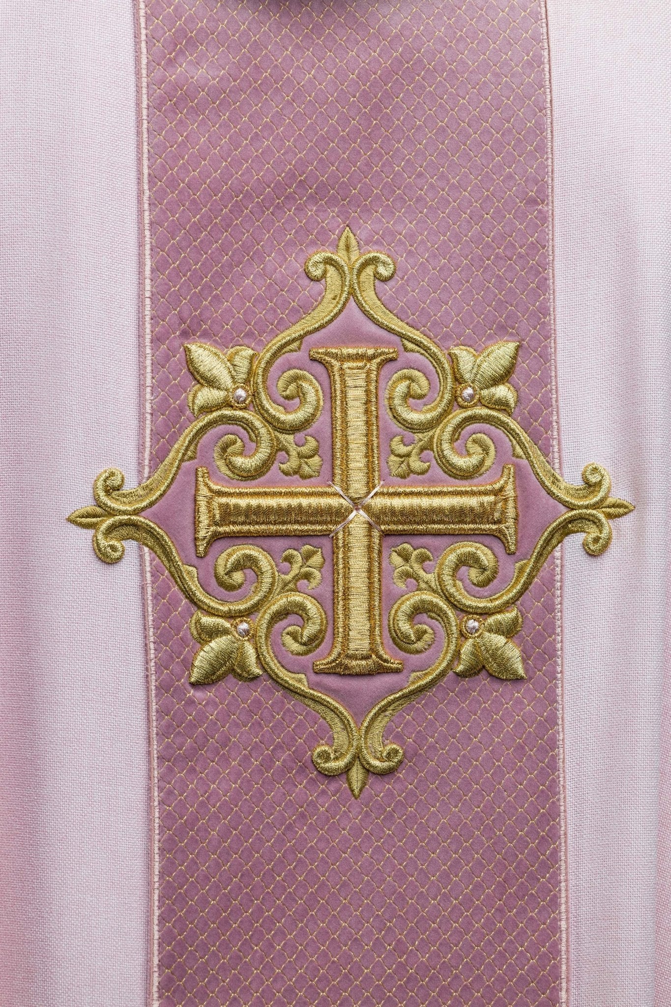 Pink Chasuble with Embroidered Cross Symbol LE/7029/08 - CHASUBLES.COM