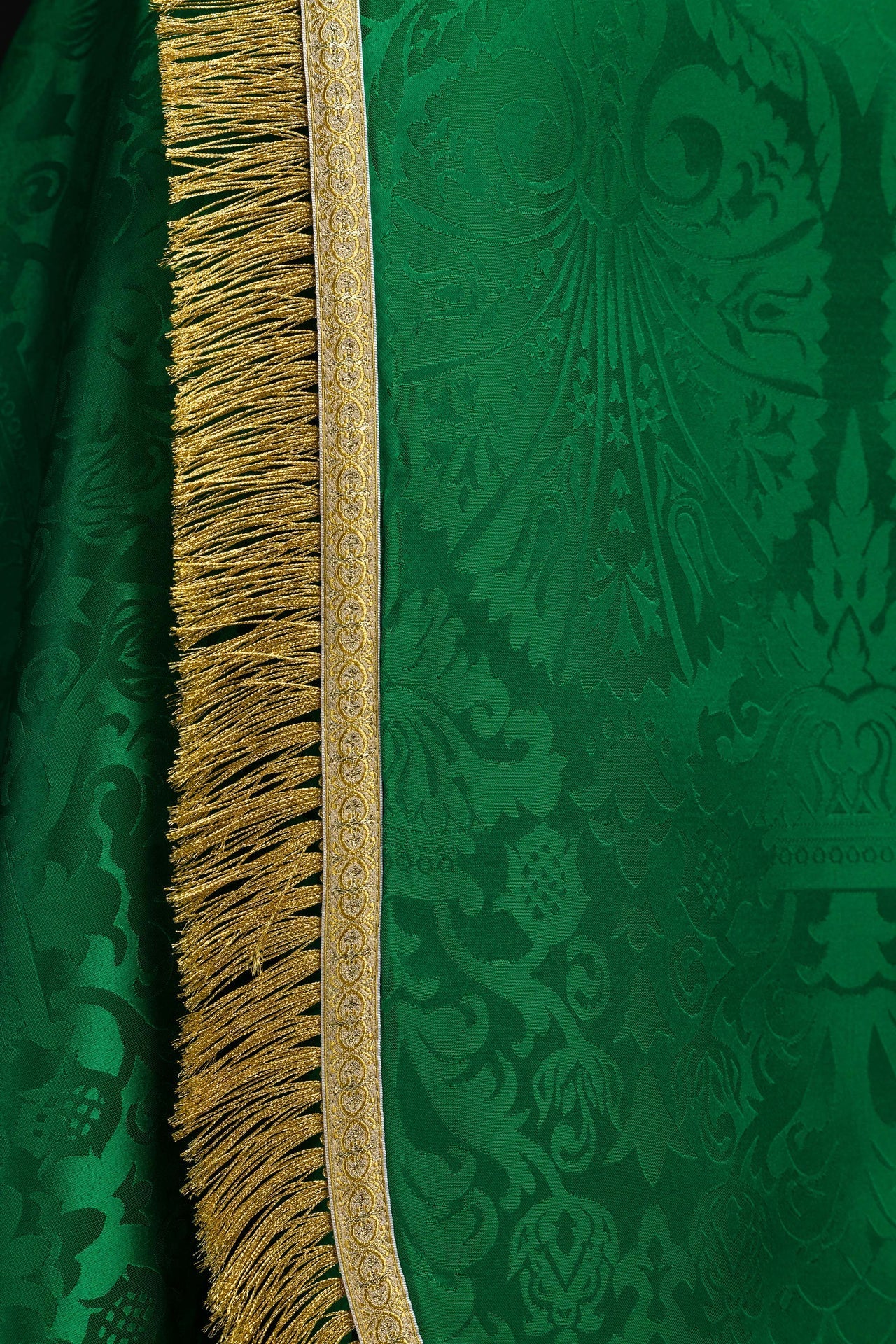 Plain Green Roman Cope Made of Jacquard Fabric KKP/159/01/83 145cm - CHASUBLES.COM