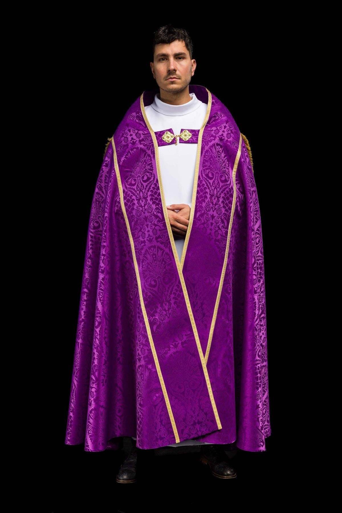 Plain Purple Roman Cope Made of Jacquard Fabric KKP/159/03/83 145cm - CHASUBLES.COM