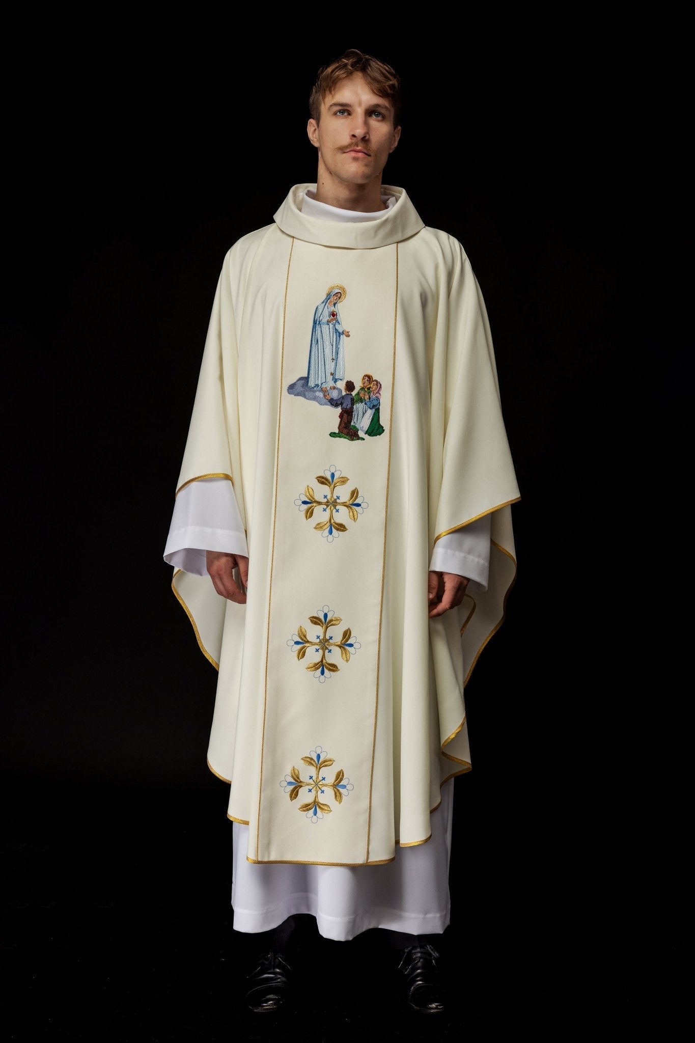 Priest chasuble in ivory with the image of Our Lady of Fatima KOW2/002/05/01 - HAFTINAUSA.COM