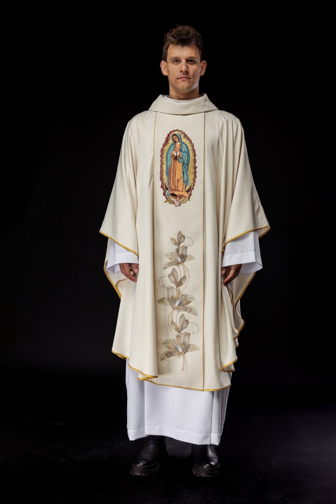Priest chasuble with Our Lady of Guadalupe and floral embroidery KOW2/010/05/53 - HAFTINAUSA.COM