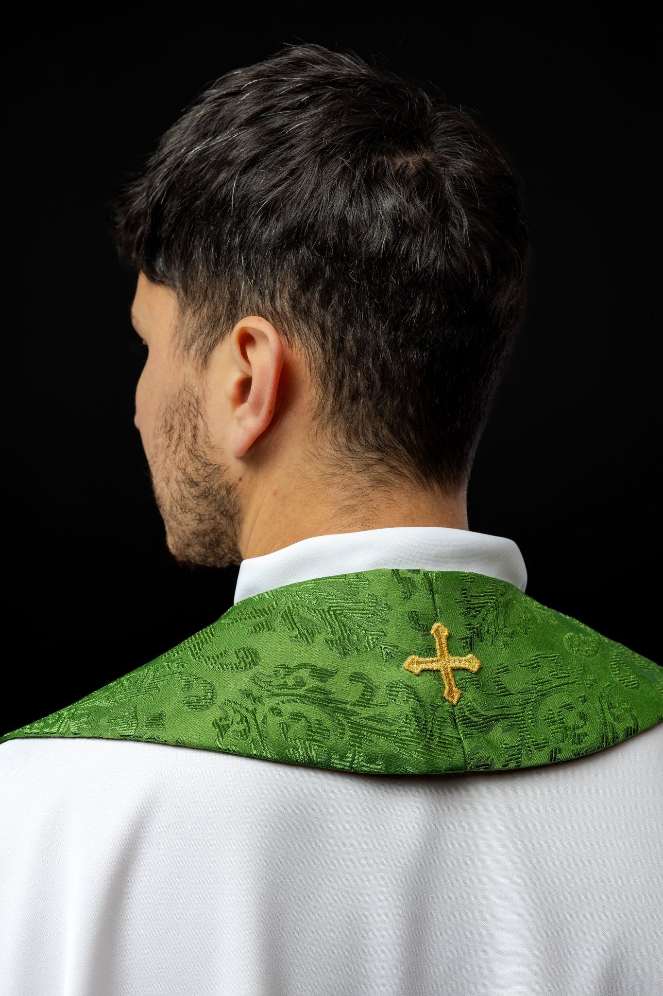 Priest stole in green made of jacquard texture S - 2054 - 01 - 67 - HAFTINAUSA.COM