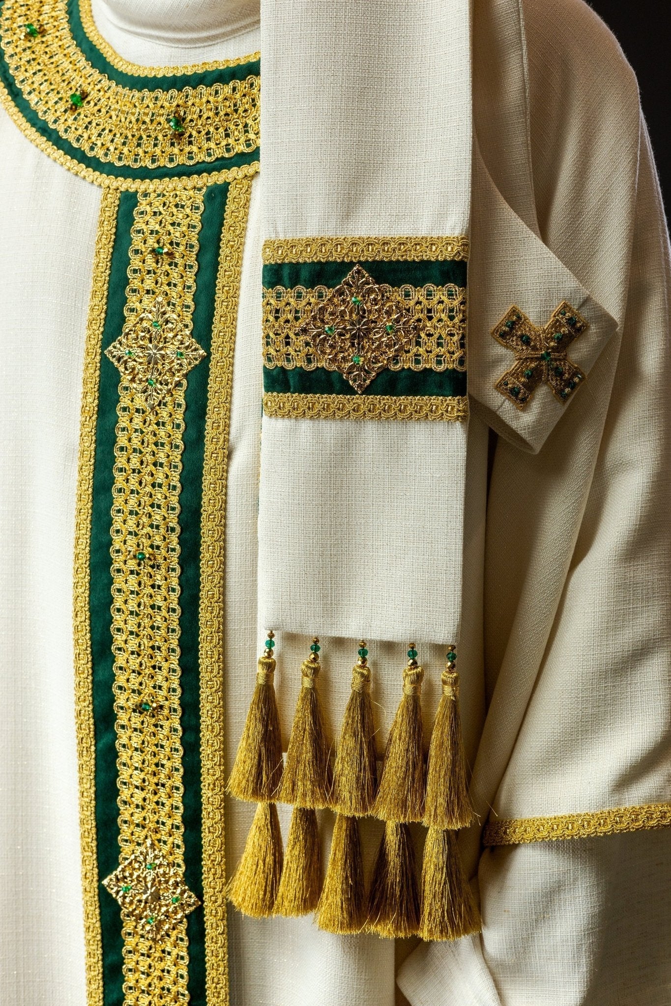 Priest vestment with green orphrey Handmade 7001 HM/7001/05/71/PA01 - HAFTINAUSA.COM