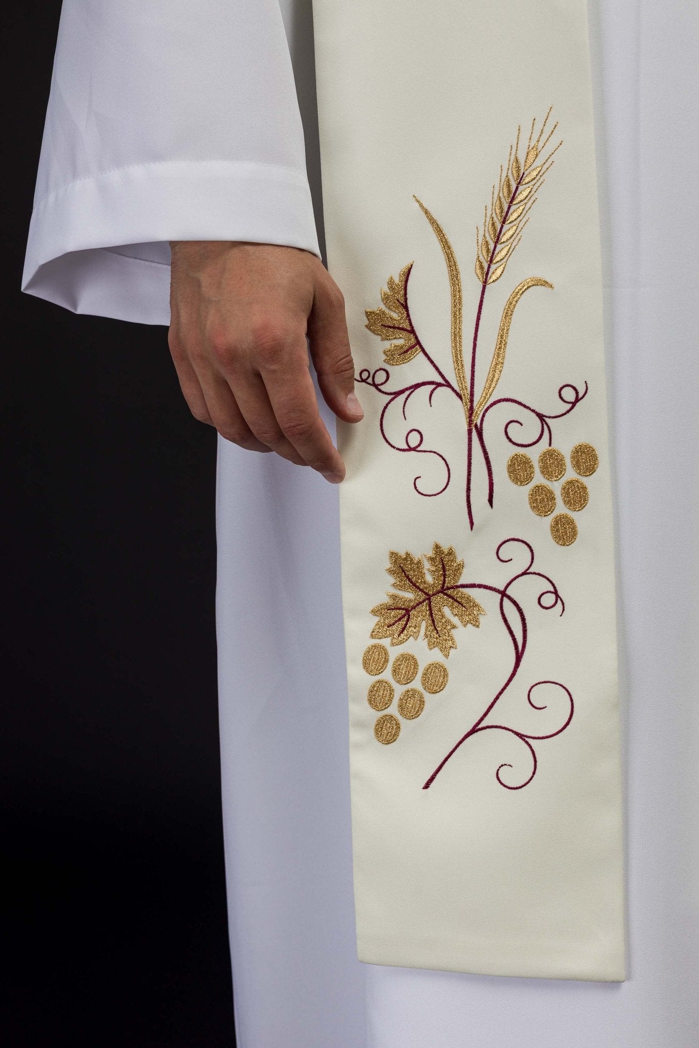 Priestly stole with grape and wheat embroidery in ecru KST/003/05/01 ECRU - HAFTINAUSA.COM