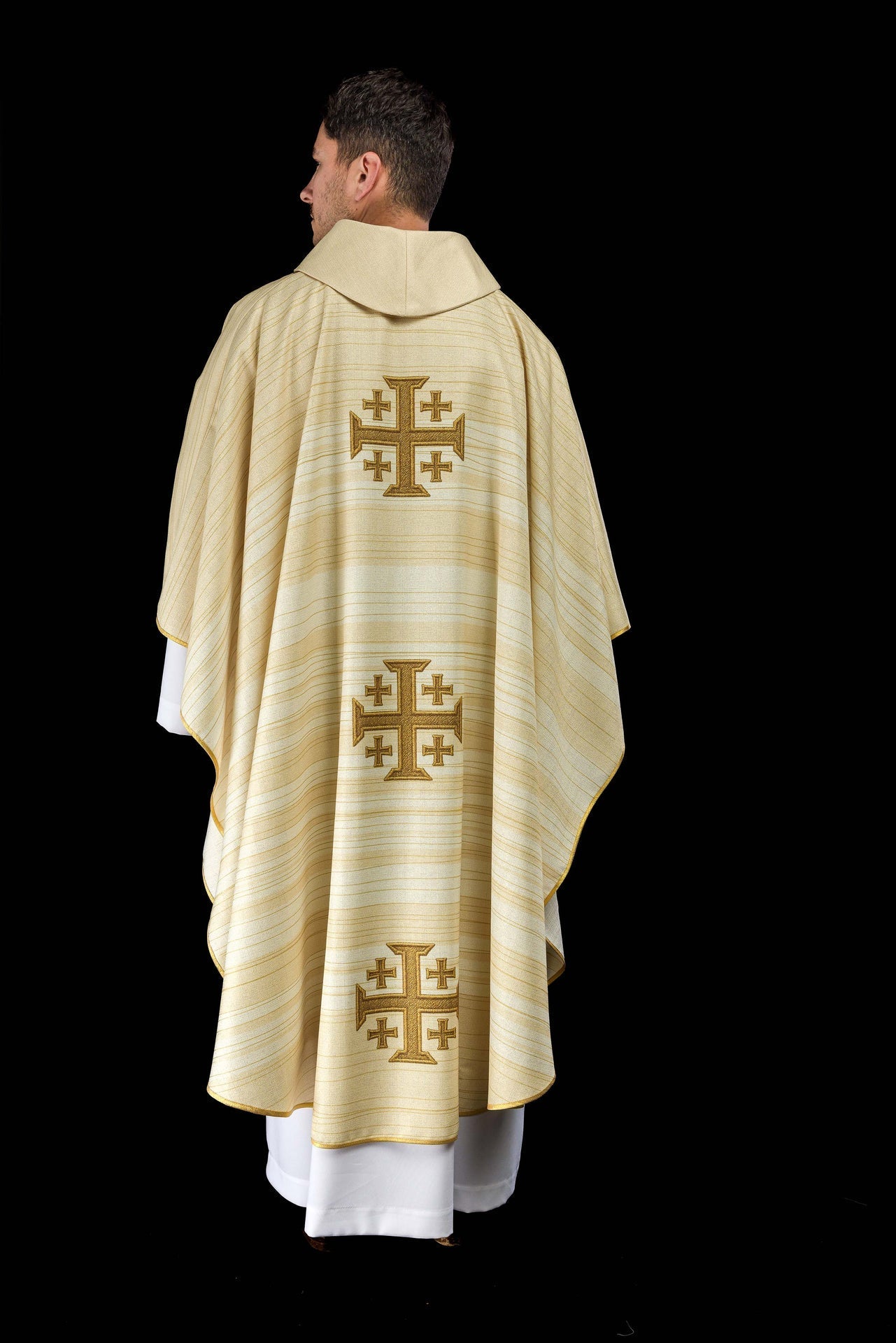 Printed Chasuble with Jerusalem Cross – Ecru KOD/7001/05/40 - CHASUBLES.COM