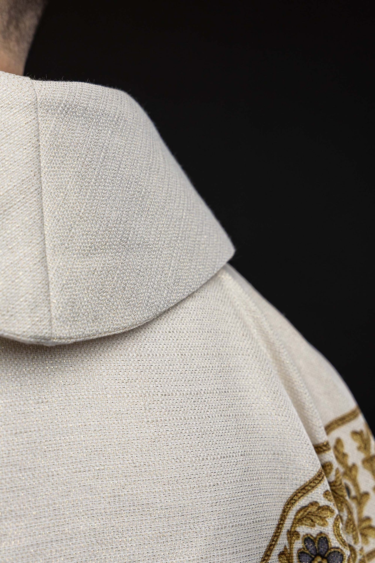 Printed chasuble with the image of Our Lady of Fátima KOD/7011/05/40 - CHASUBLES.COM