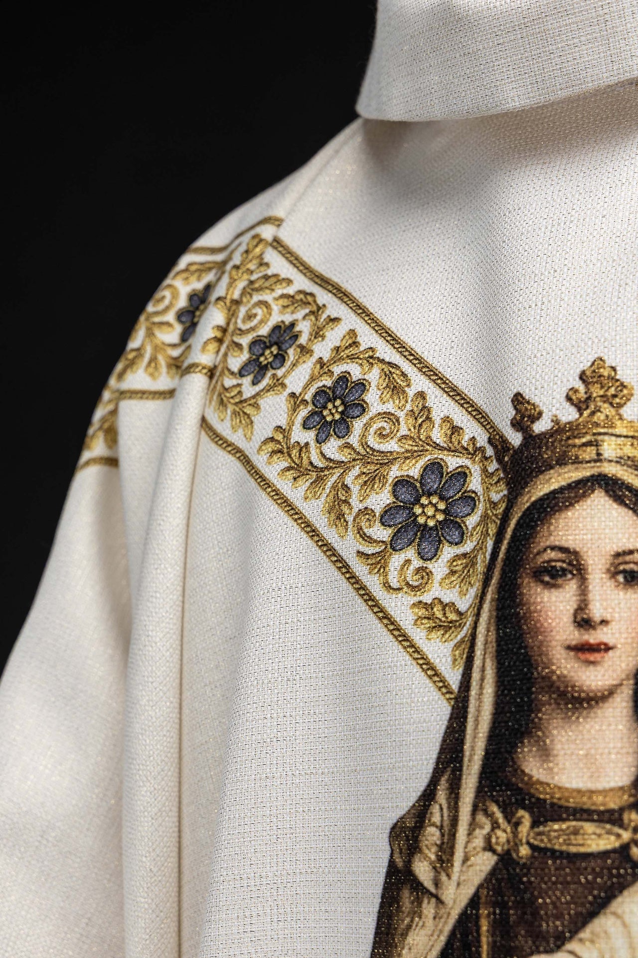 Printed chasuble with the image of Our Lady of Mount Carmel KOD/7004/05/40 - CHASUBLES.COM