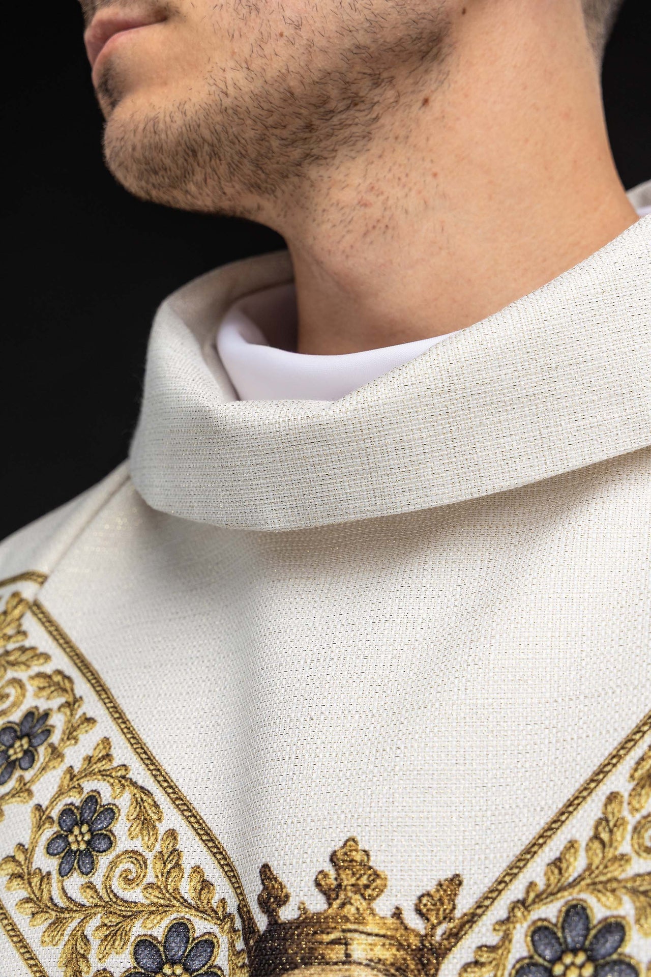 Printed chasuble with the image of Our Lady of Mount Carmel KOD/7004/05/40 - CHASUBLES.COM