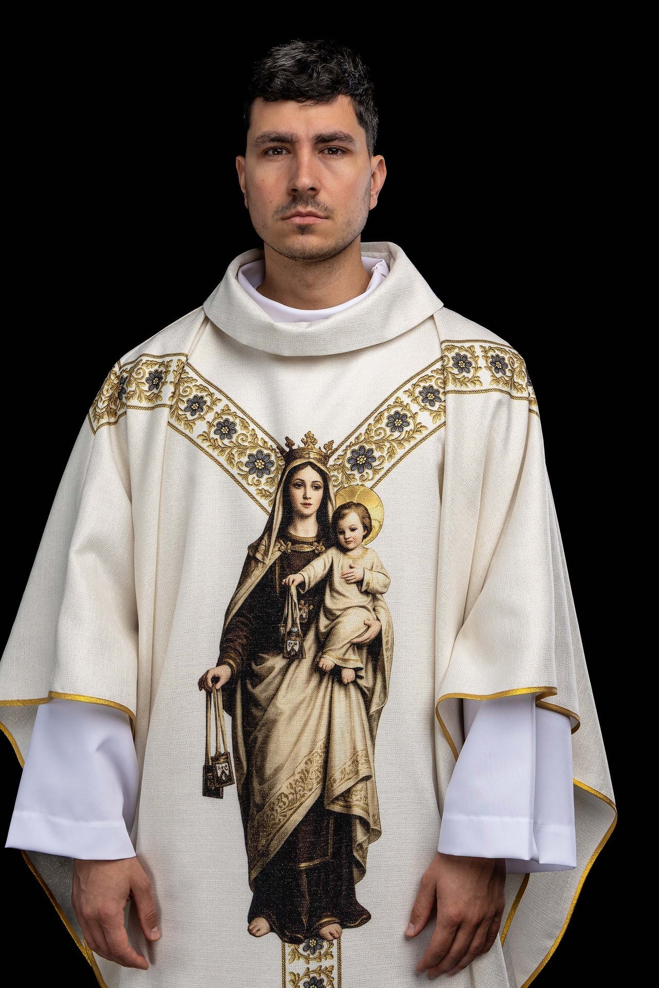 Printed chasuble with the image of Our Lady of Mount Carmel KOD/7004/05/40 - CHASUBLES.COM