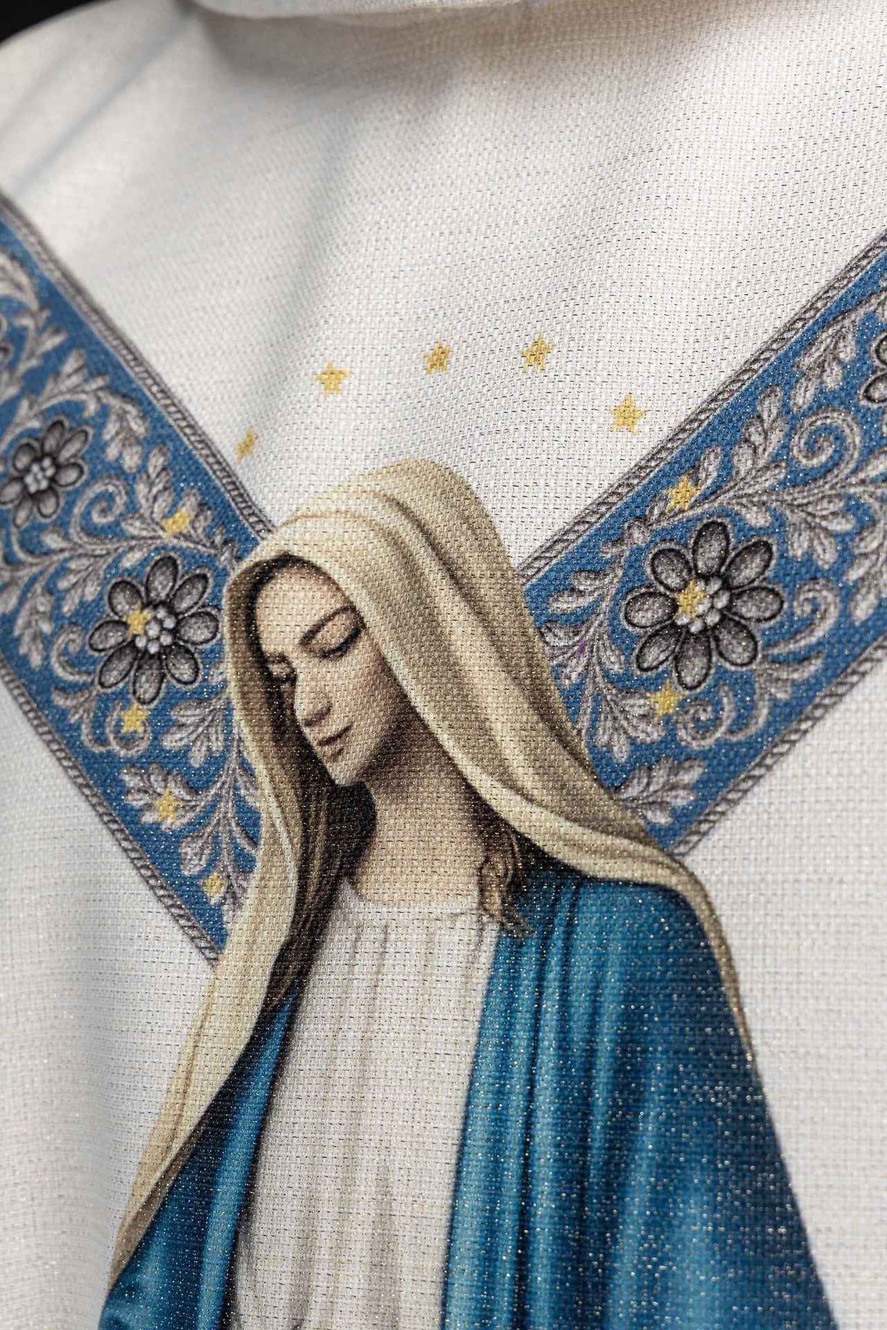 Printed chasuble with the image of the Immaculate Conception KOD/7006/05/40 - CHASUBLES.COM