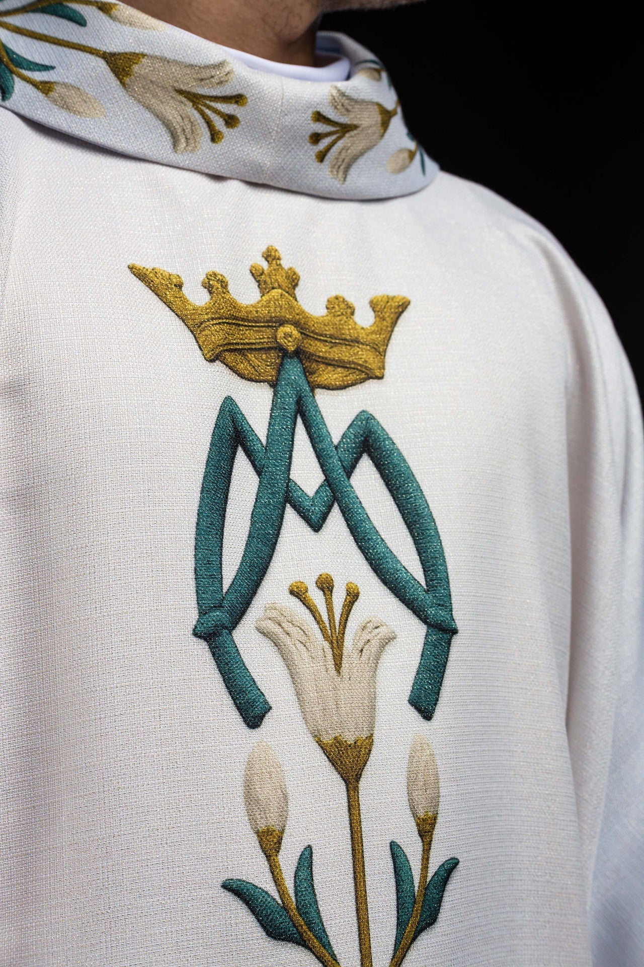 Printed Marian Chasuble with Lily Pattern and Monogram Blue & Cream KOD/7002/06/40 - CHASUBLES.COM