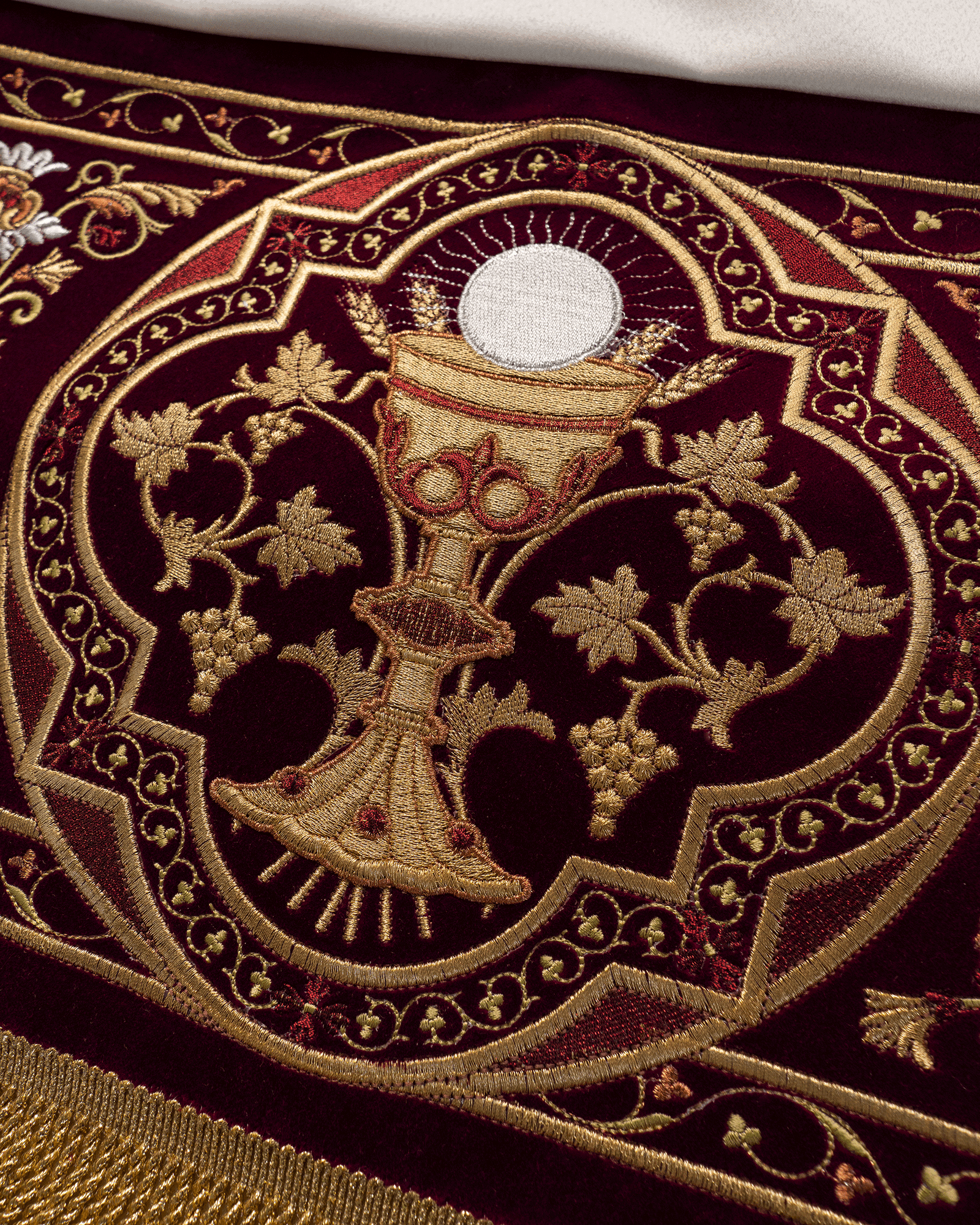 Processional canopy for Corpus Christi made of maroon velvet KBA/004/05/20/PA 140*160 - HAFTINAUSA.COM