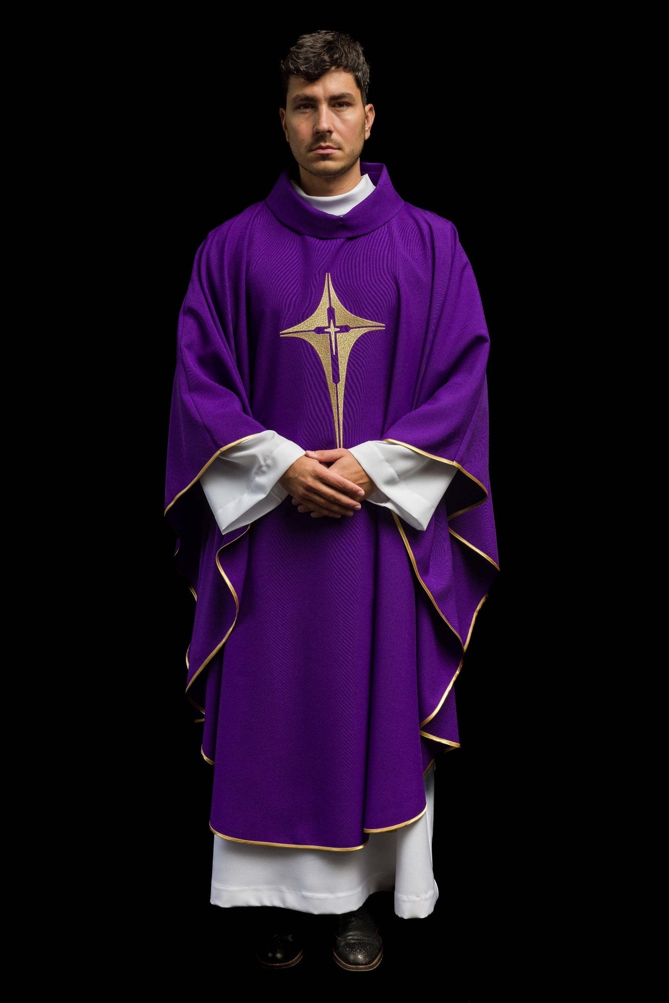 Purple chasuble embroidered with cross motif KOR/002/03/12 FIOLET - CHASUBLES.COM