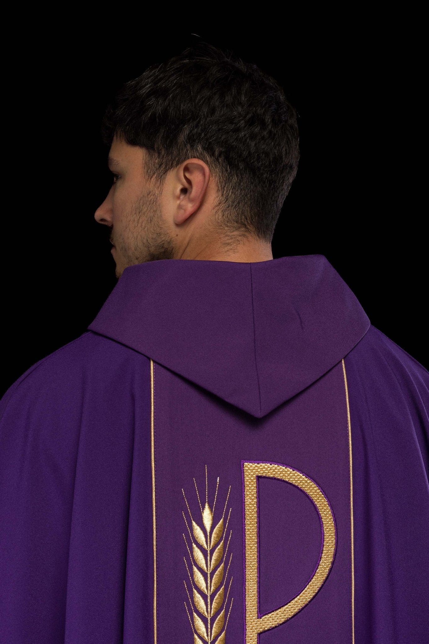 Purple chasuble embroidered with IHS Chalice pattern KOR/001/03/01 FIOLET - CHASUBLES.COM
