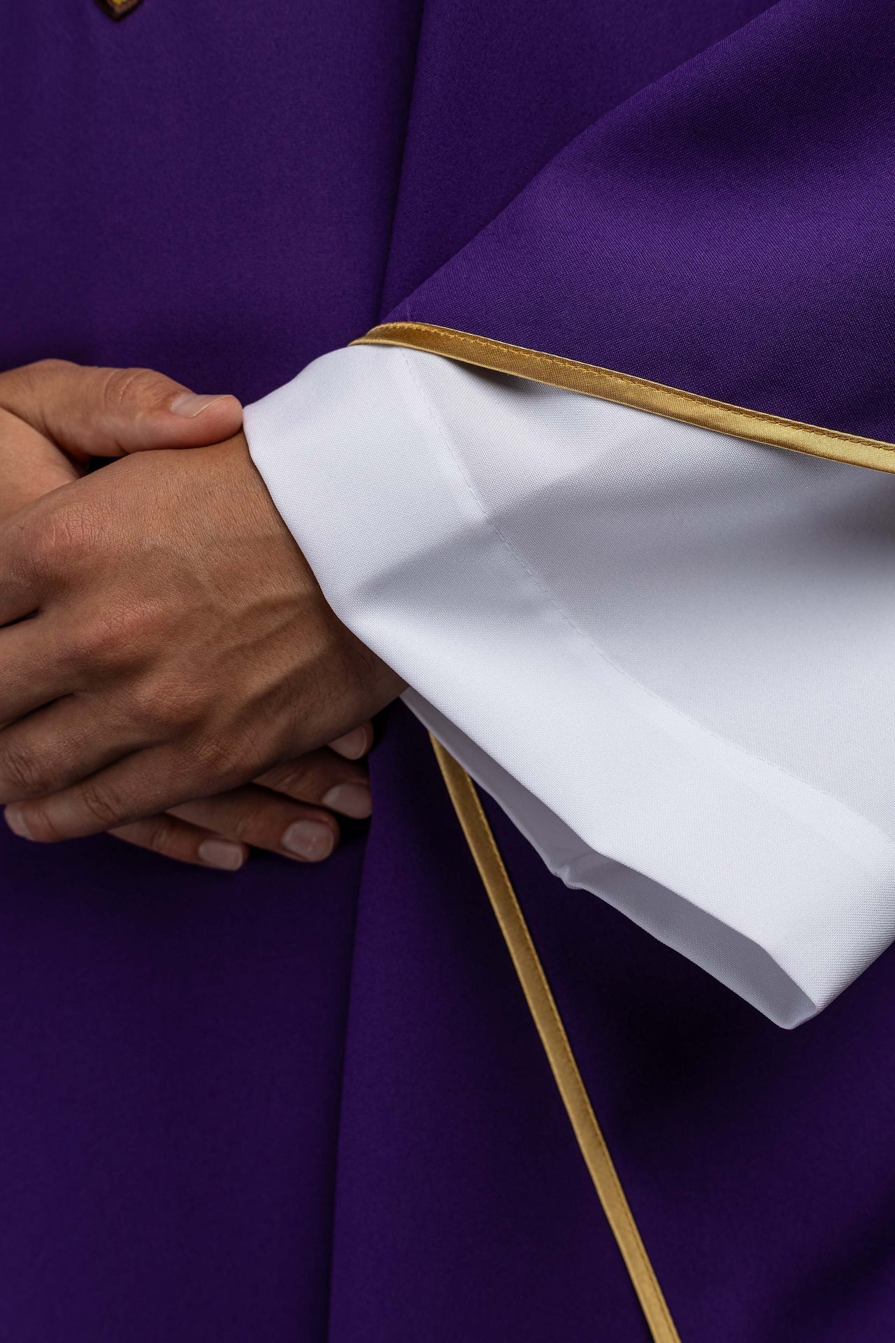 Purple chasuble embroidered with the JHS symbol and a wide collar KOK/005/03/12/KARO - CHASUBLES.COM
