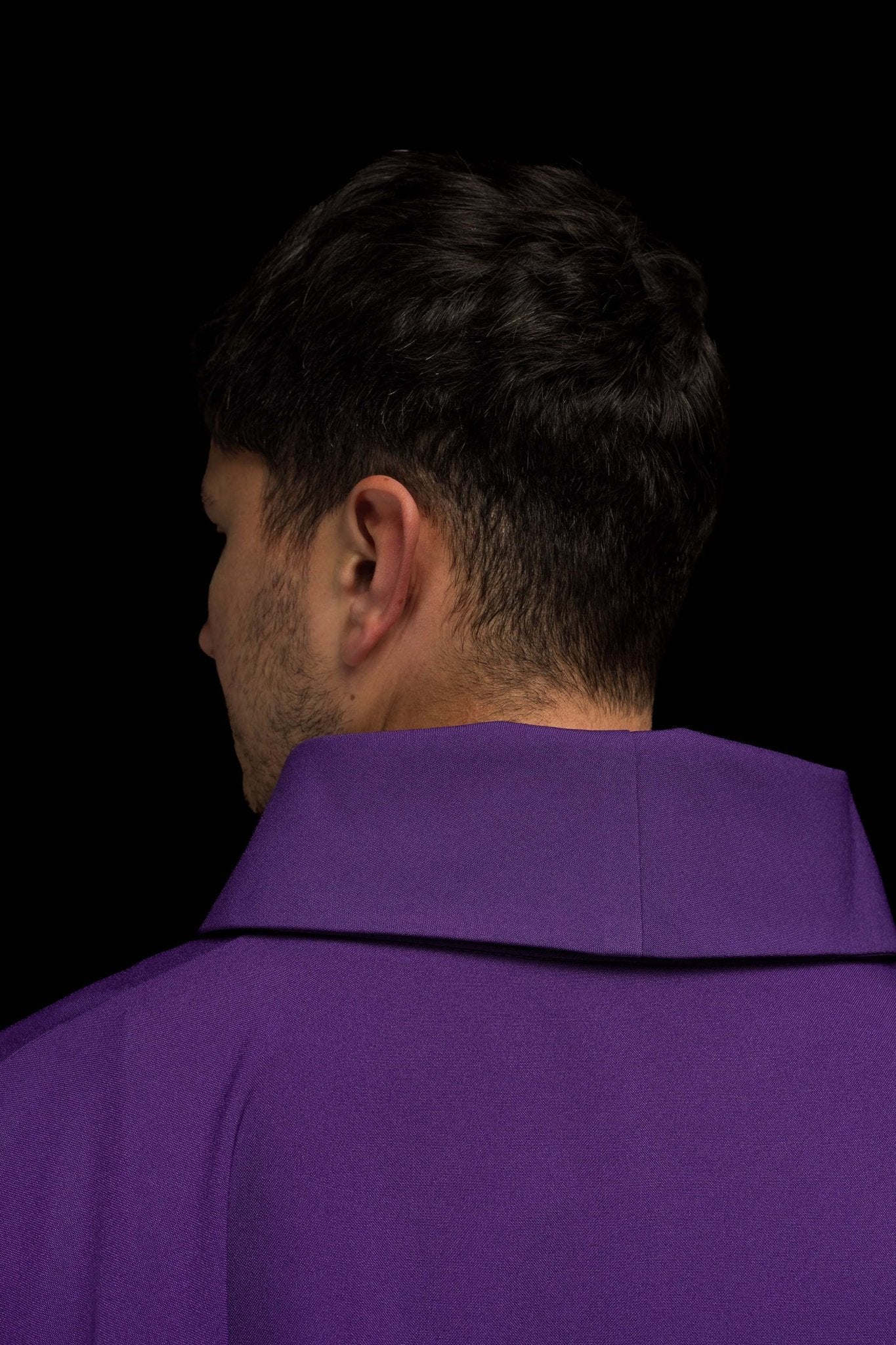 Purple chasuble embroidered with the symbol of Cross IHS KOR/017/03/12 FIOLET - CHASUBLES.COM
