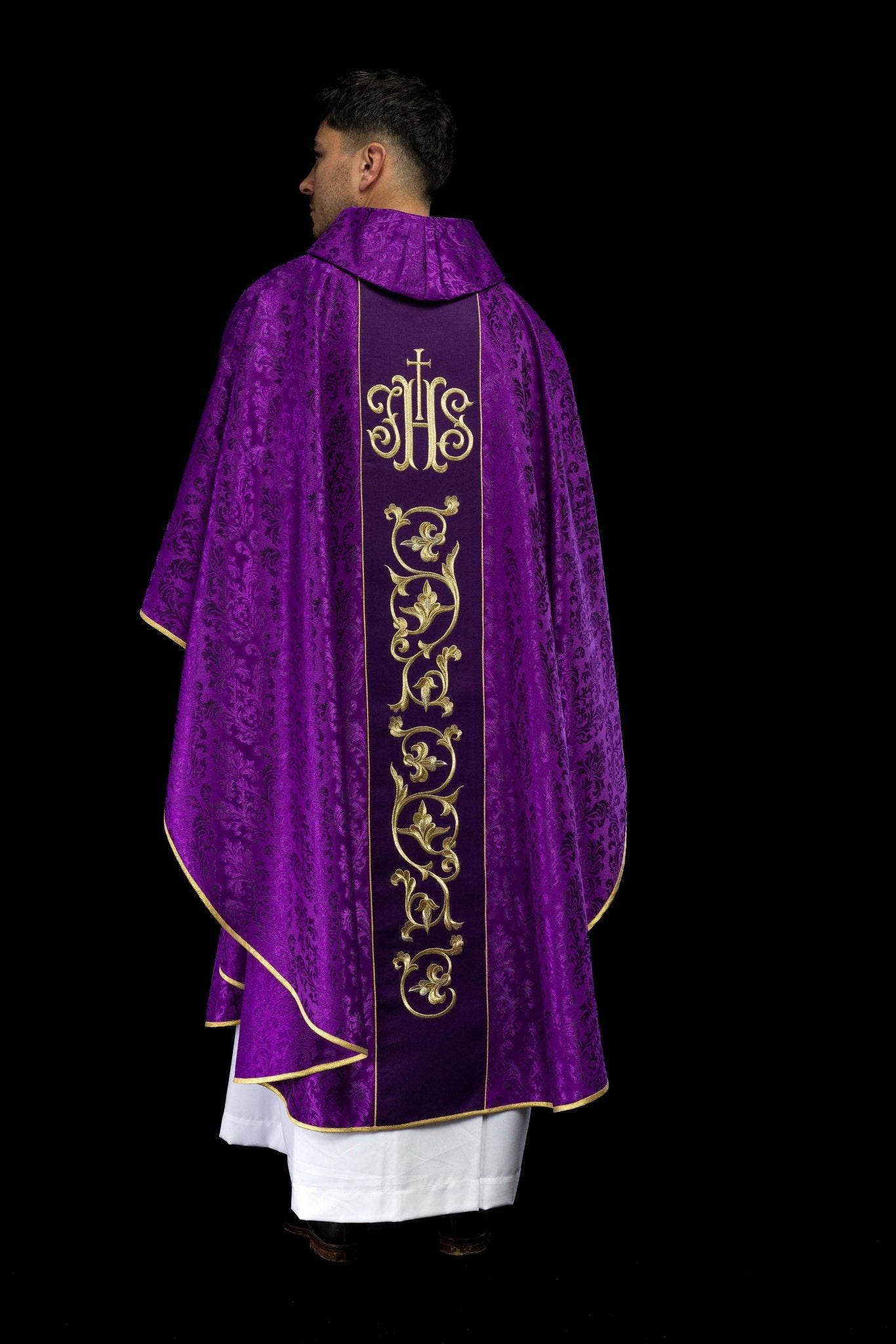 Purple chasuble made of jacquard texture with classic JHS motif S-7059-03-67 - CHASUBLES.COM