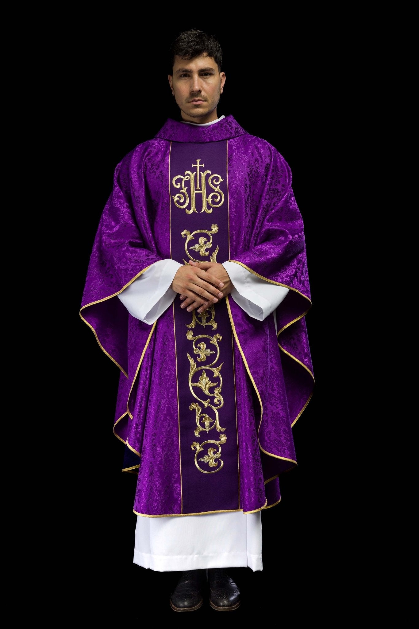 Purple chasuble made of jacquard texture with classic JHS motif S-7059-03-67 - CHASUBLES.COM