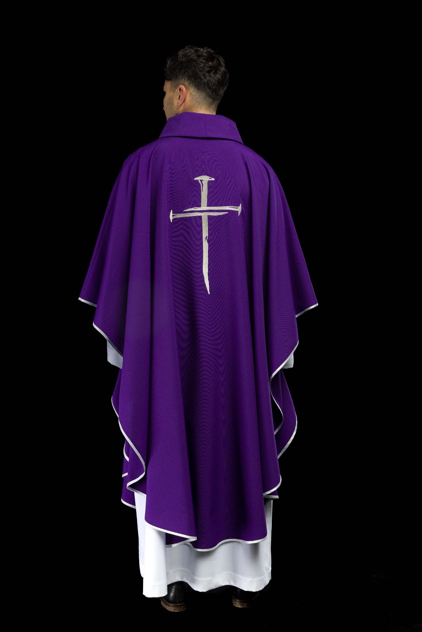 Purple Chasuble with a Cross KOR/225/03/12 FIOLET - CHASUBLES.COM