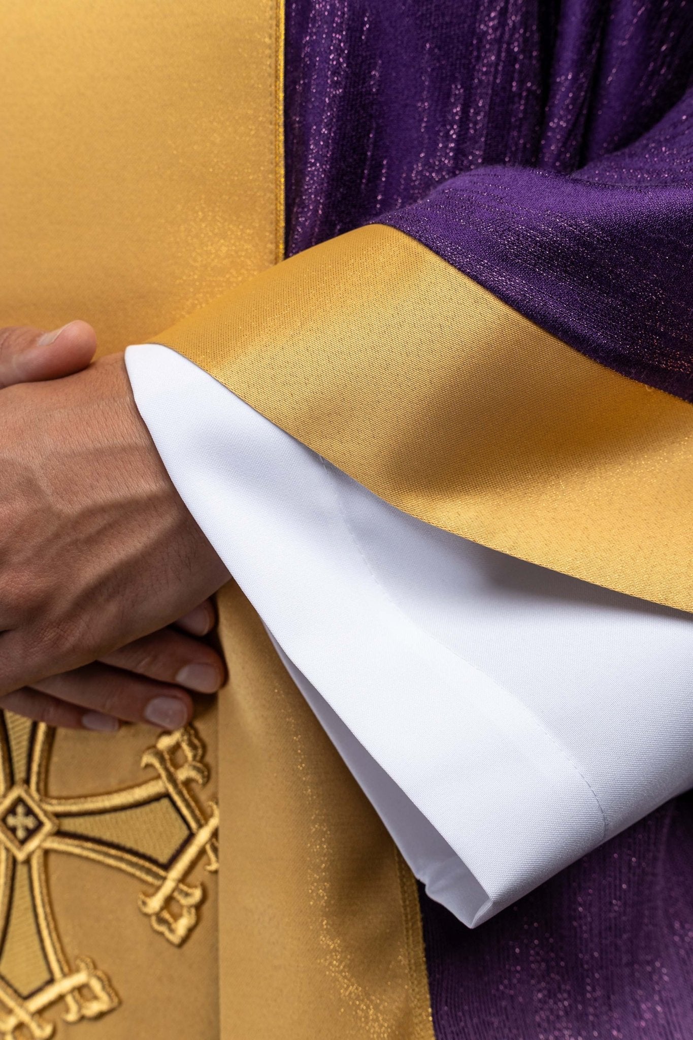 Purple chasuble with an embroidered cross motif and band on decorative fabric LE/7034/03 - CHASUBLES.COM